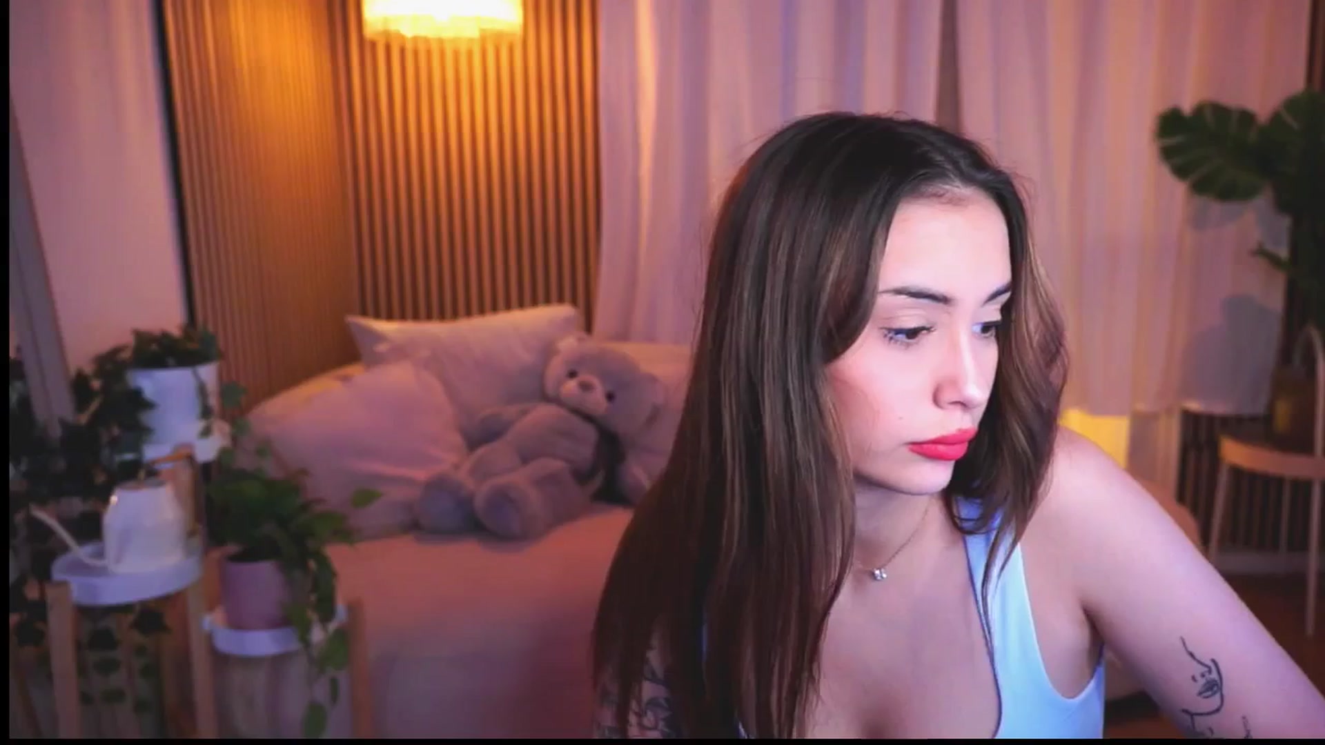Gallery image thumbnail from Naomii18's myfreecams stream on, 03/19/2025, 18:27 image 18 of 20