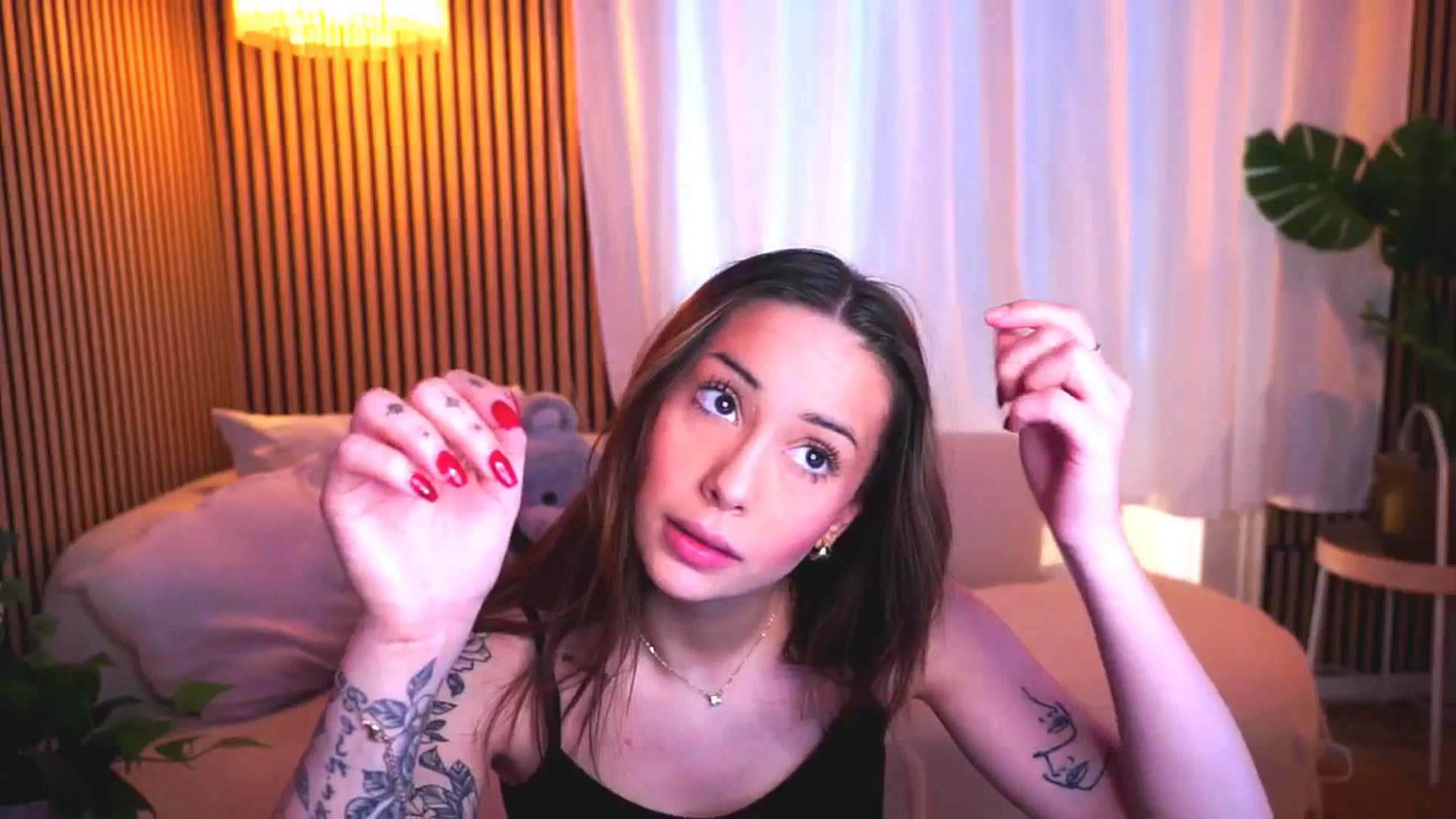 Gallery image thumbnail from Naomii18's myfreecams stream on, 03/20/2025, 09:53 image 12 of 20