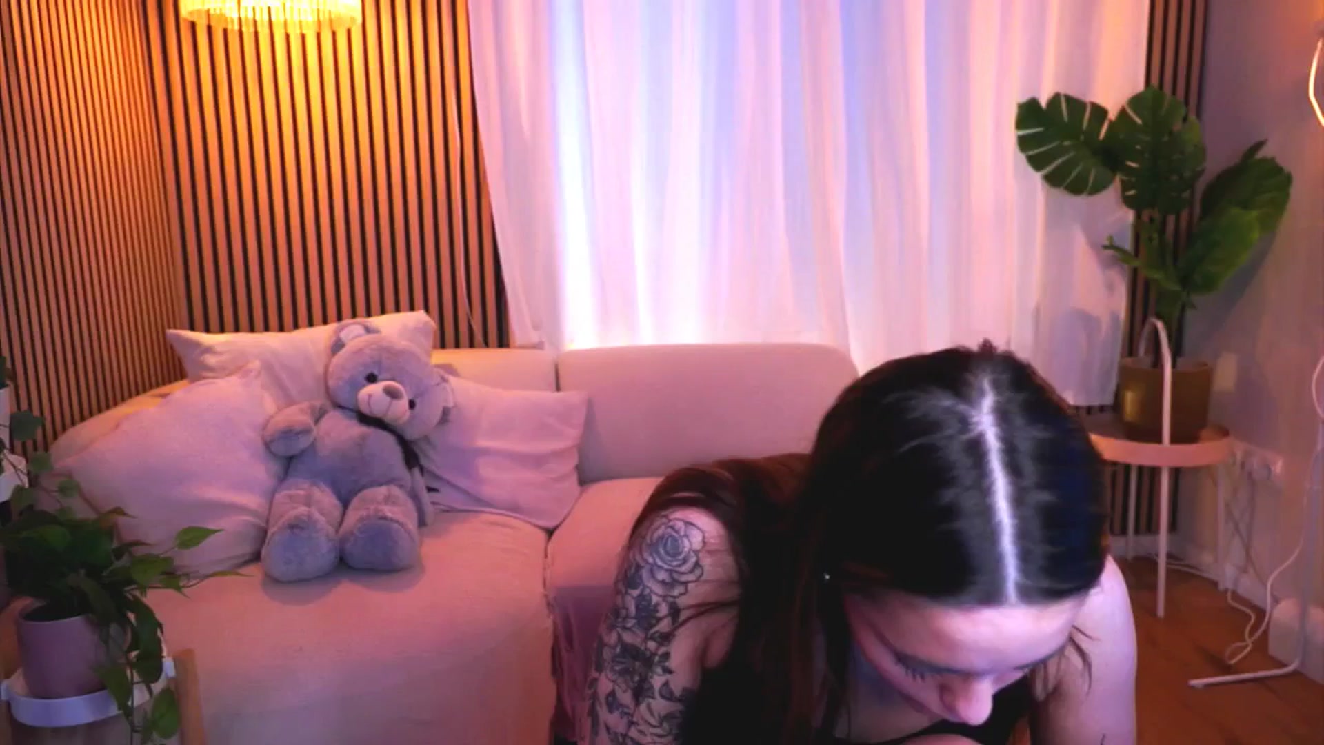 Gallery image thumbnail from Naomii18's myfreecams stream on, 03/20/2025, 11:16 image 6 of 20