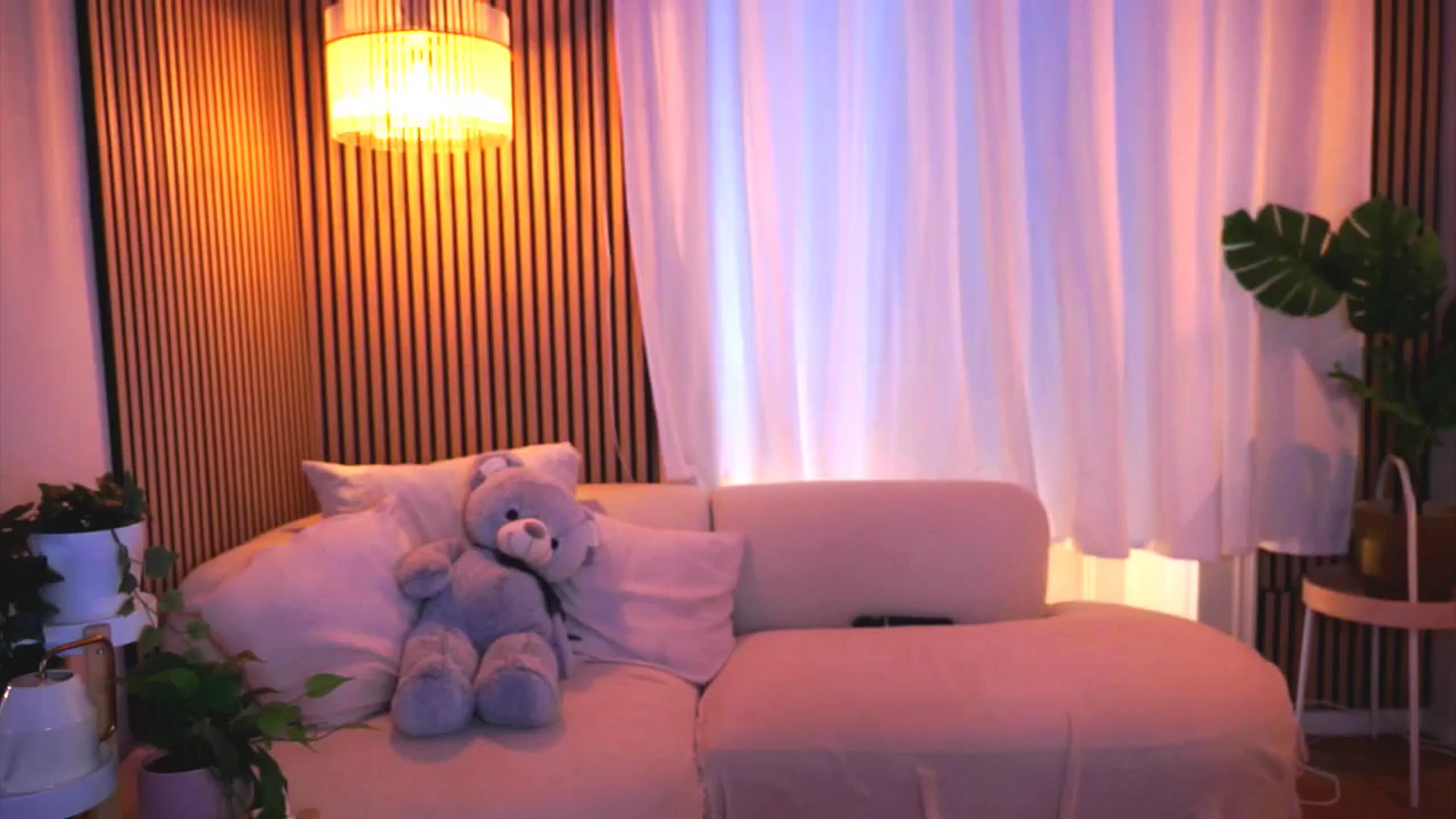 Gallery image thumbnail from Naomii18's myfreecams stream on, 03/20/2025, 11:16 image 10 of 20