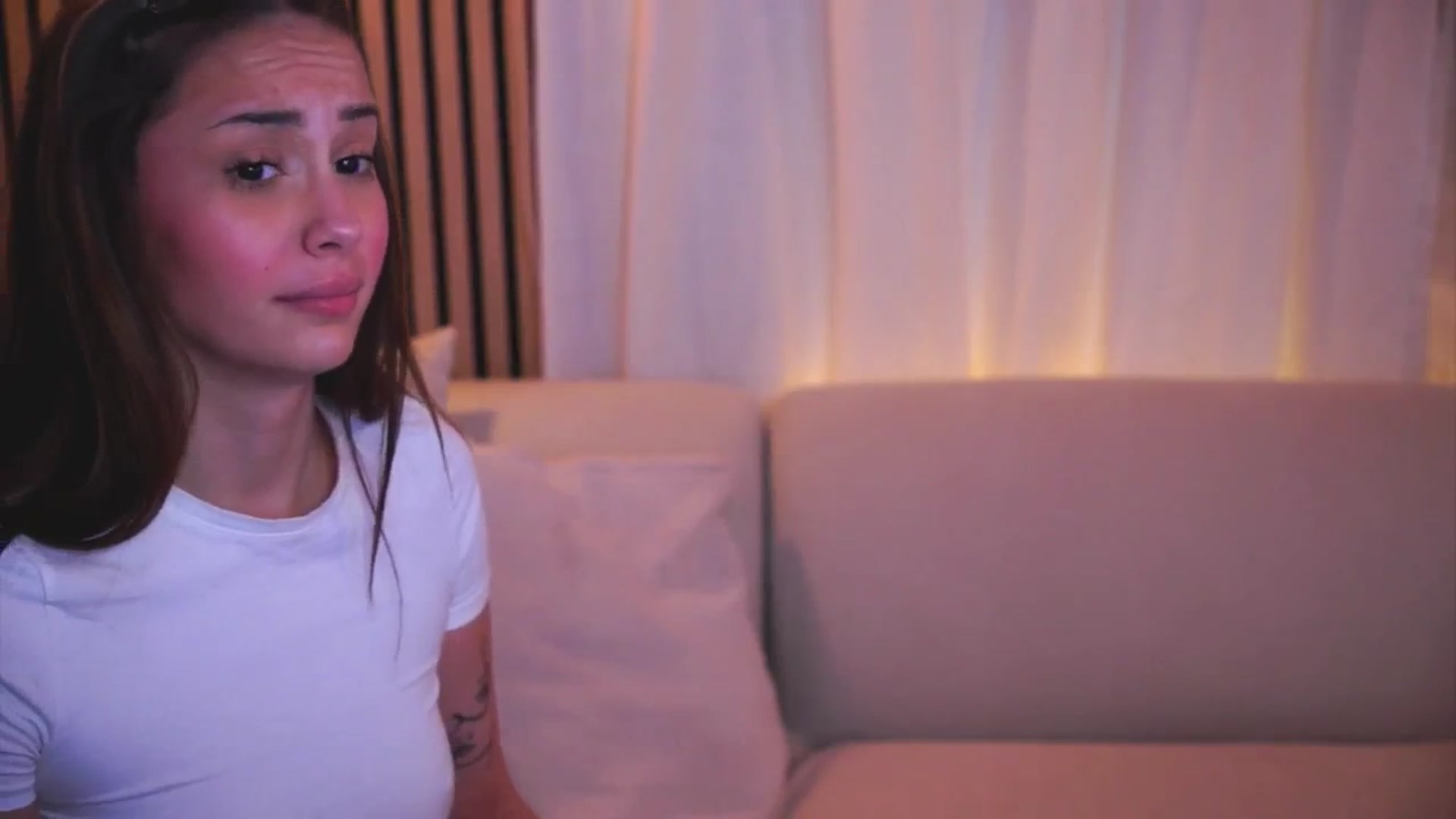 Gallery image thumbnail from Naomii18's myfreecams stream on, 03/22/2025, 17:35 image 12 of 20