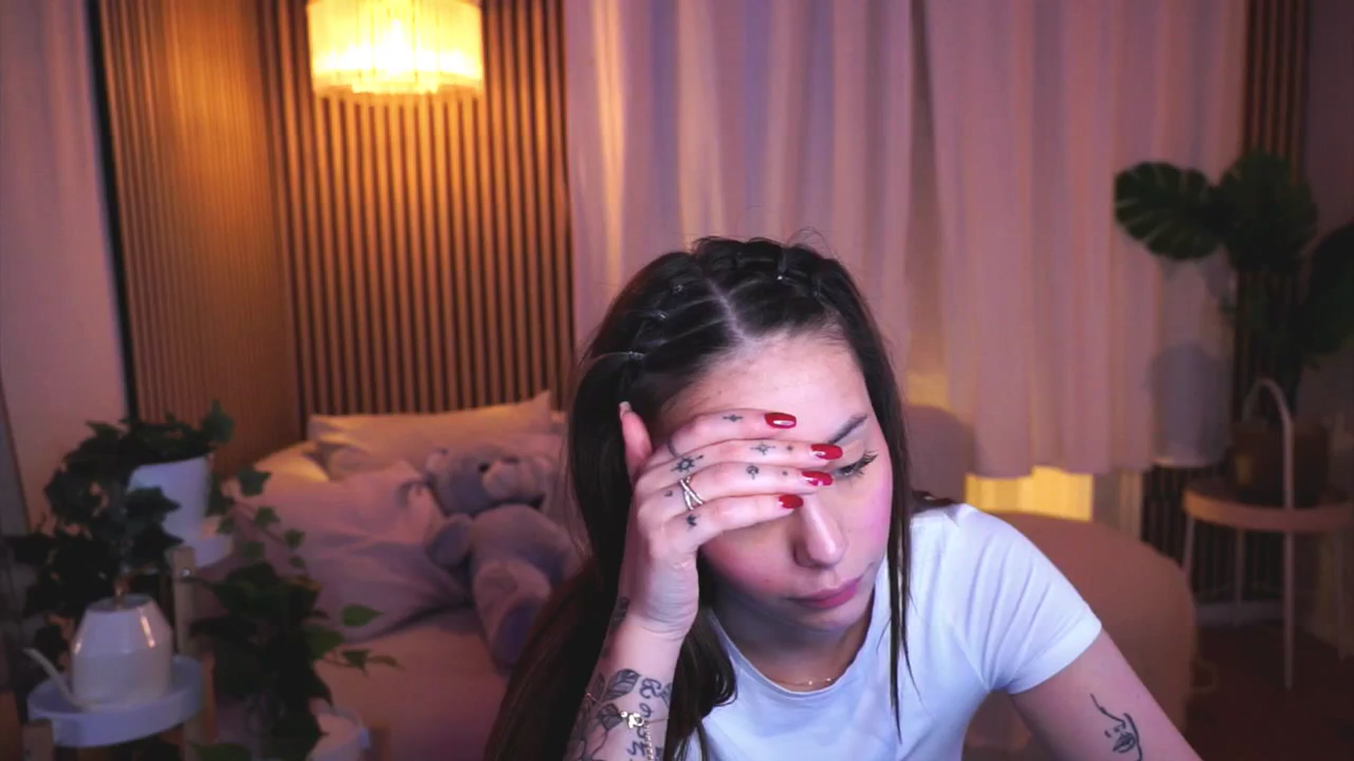 Gallery image thumbnail from Naomii18's myfreecams stream on, 03/22/2025, 19:36 image 9 of 20