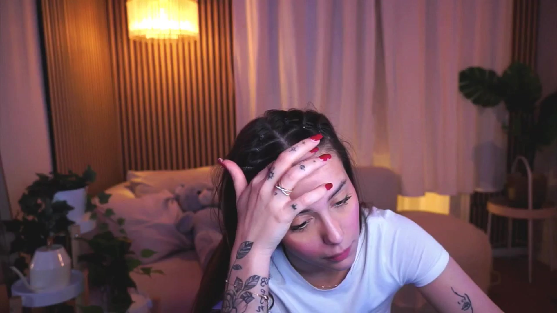Gallery image thumbnail from Naomii18's myfreecams stream on, 03/22/2025, 19:36 image 10 of 20