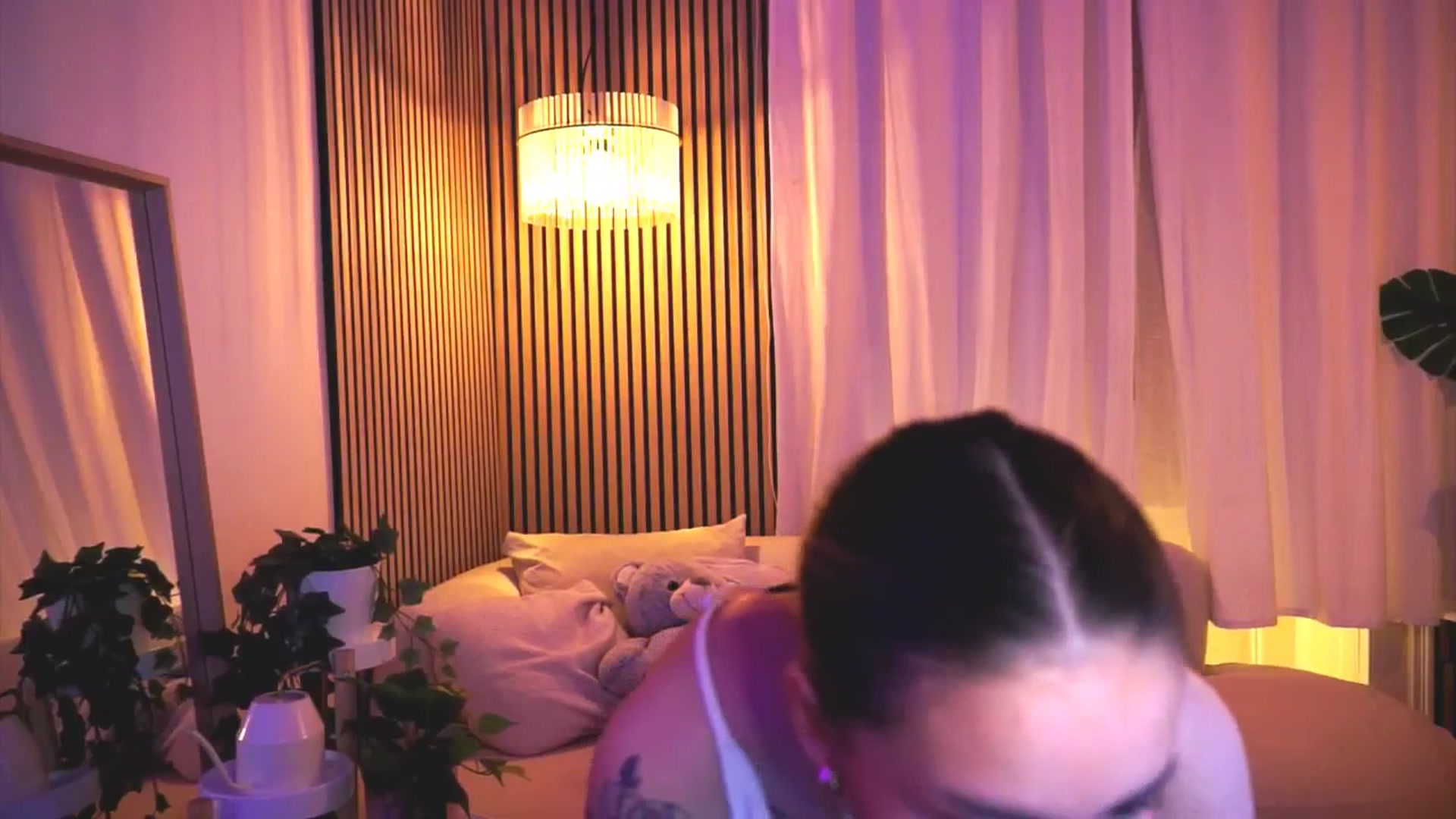 Gallery image thumbnail from Naomii18's myfreecams stream on, 03/23/2025, 19:12 image 6 of 20