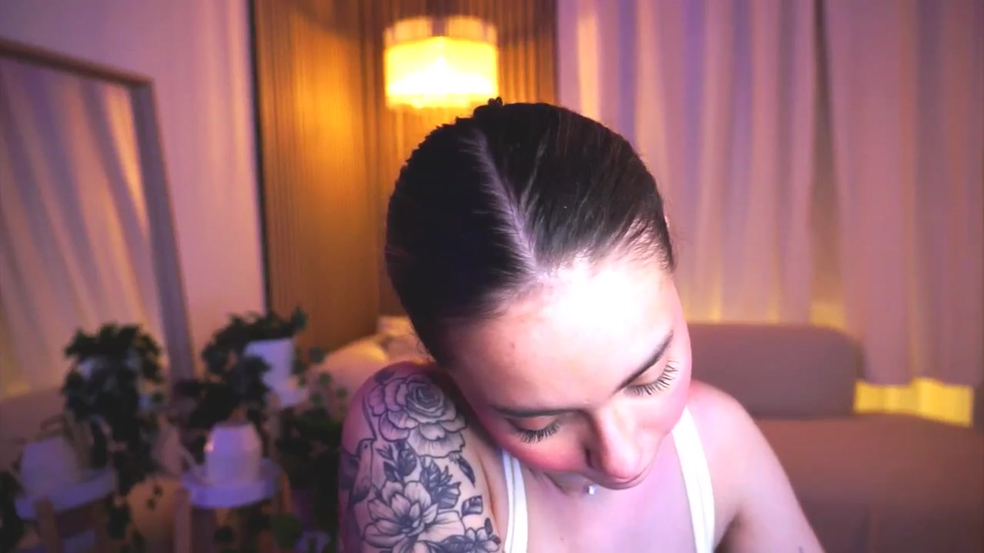 Gallery image thumbnail from Naomii18's myfreecams stream on, 03/23/2025, 19:12 image 5 of 20