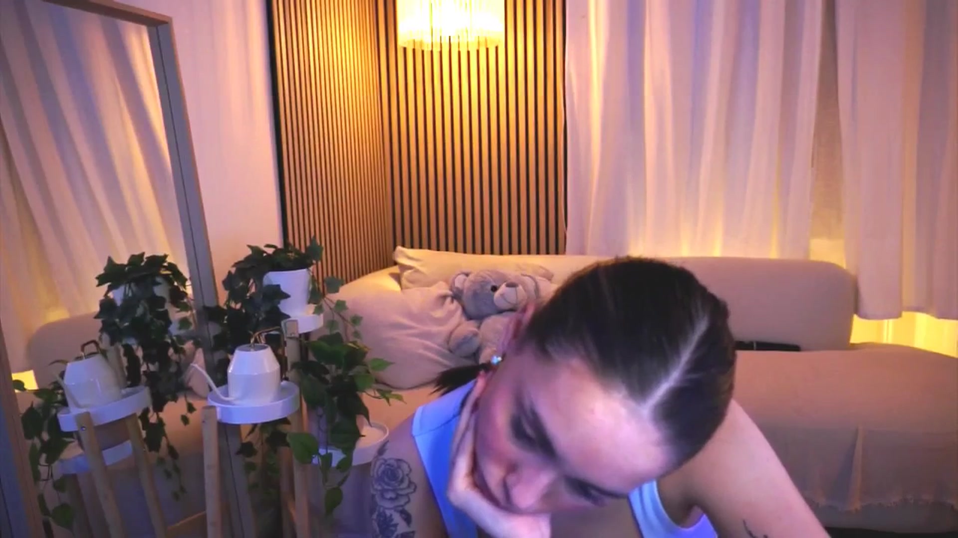 Gallery image thumbnail from Naomii18's myfreecams stream on, 03/23/2025, 22:25 image 3 of 20