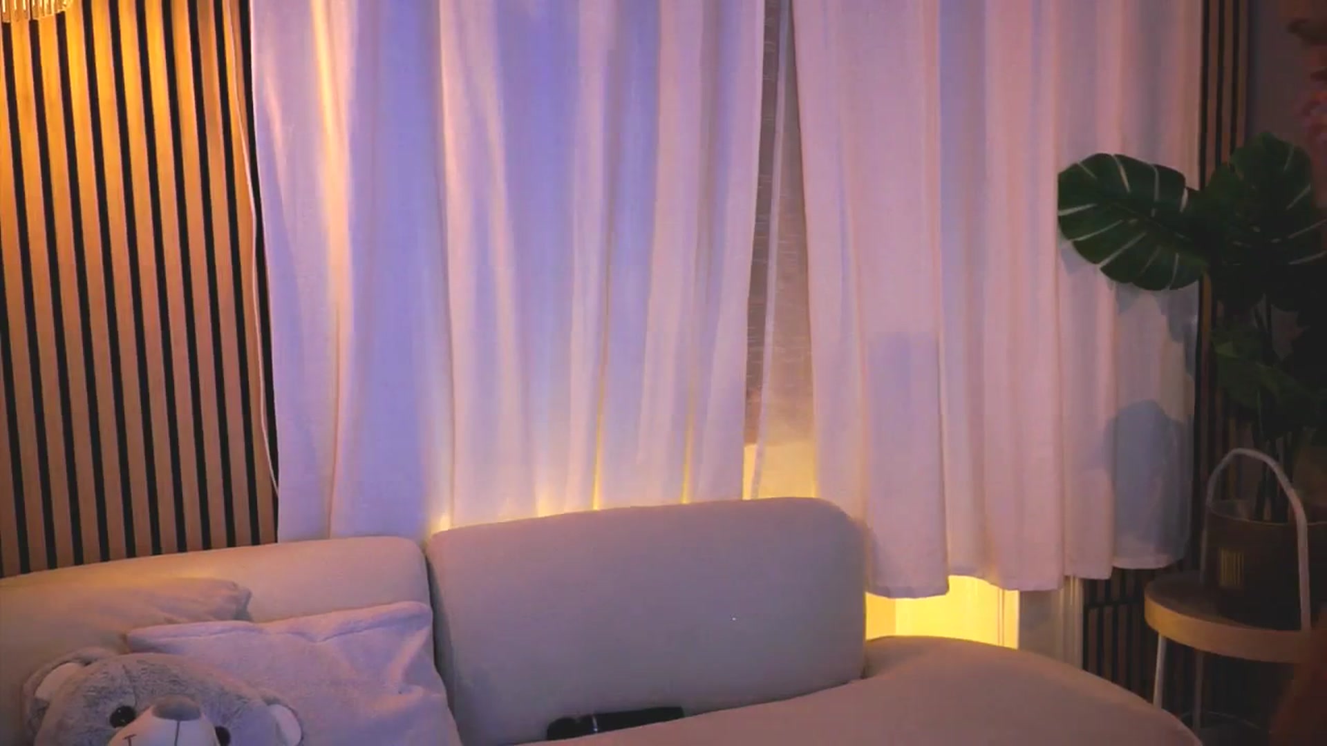 Gallery image thumbnail from Naomii18's myfreecams stream on, 03/23/2025, 22:25 image 11 of 20