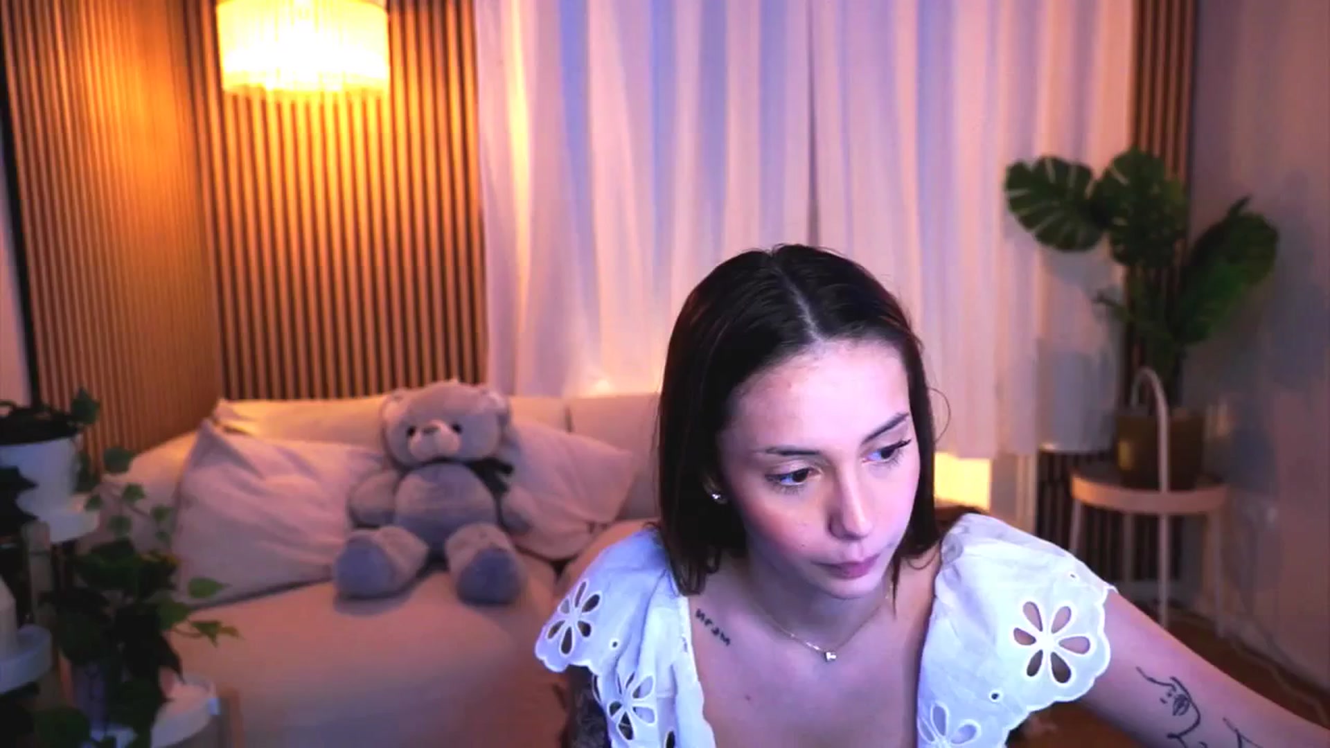 Gallery image thumbnail from Naomii18's myfreecams stream on, 03/24/2025, 16:28 image 20 of 20