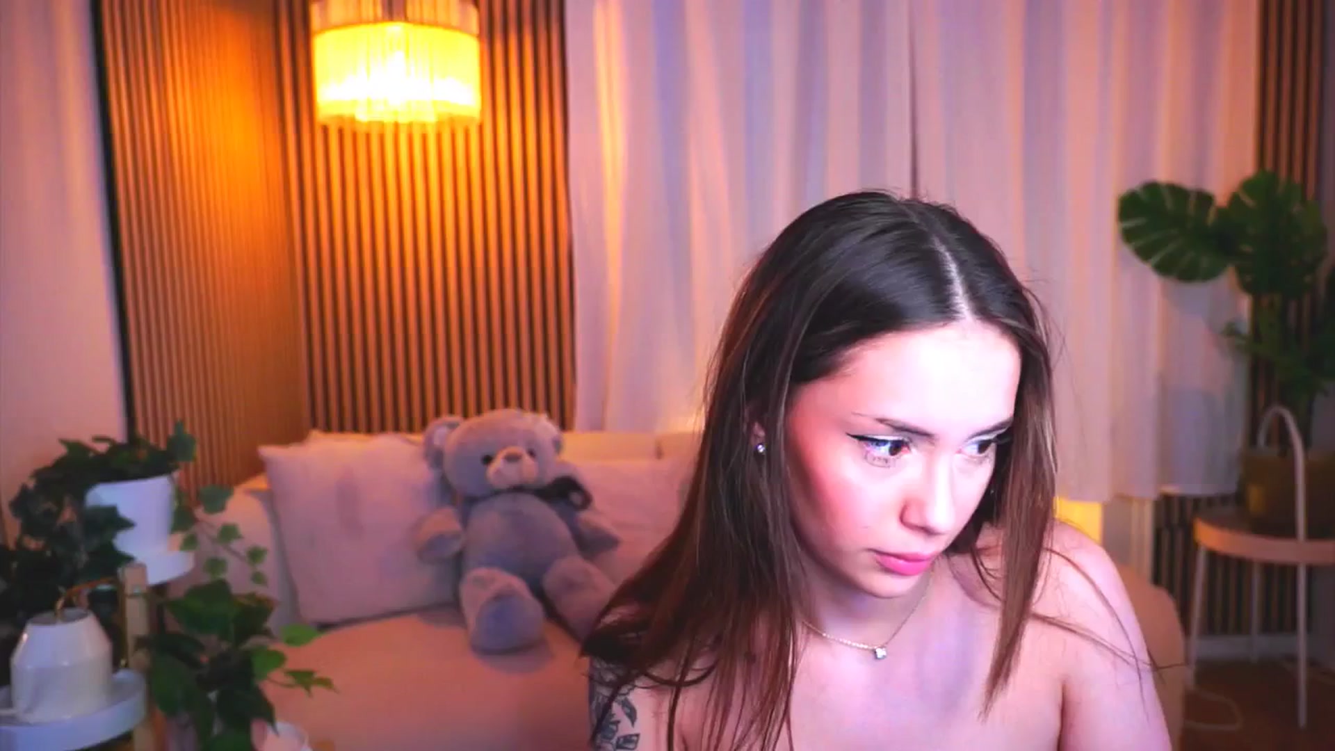 Gallery image thumbnail from Naomii18's myfreecams stream on, 03/25/2025, 18:29 image 7 of 20