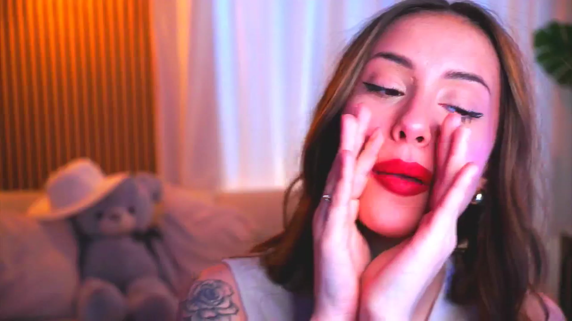 Gallery image thumbnail from Naomii18's myfreecams stream on, 03/26/2025, 13:15 image 20 of 20
