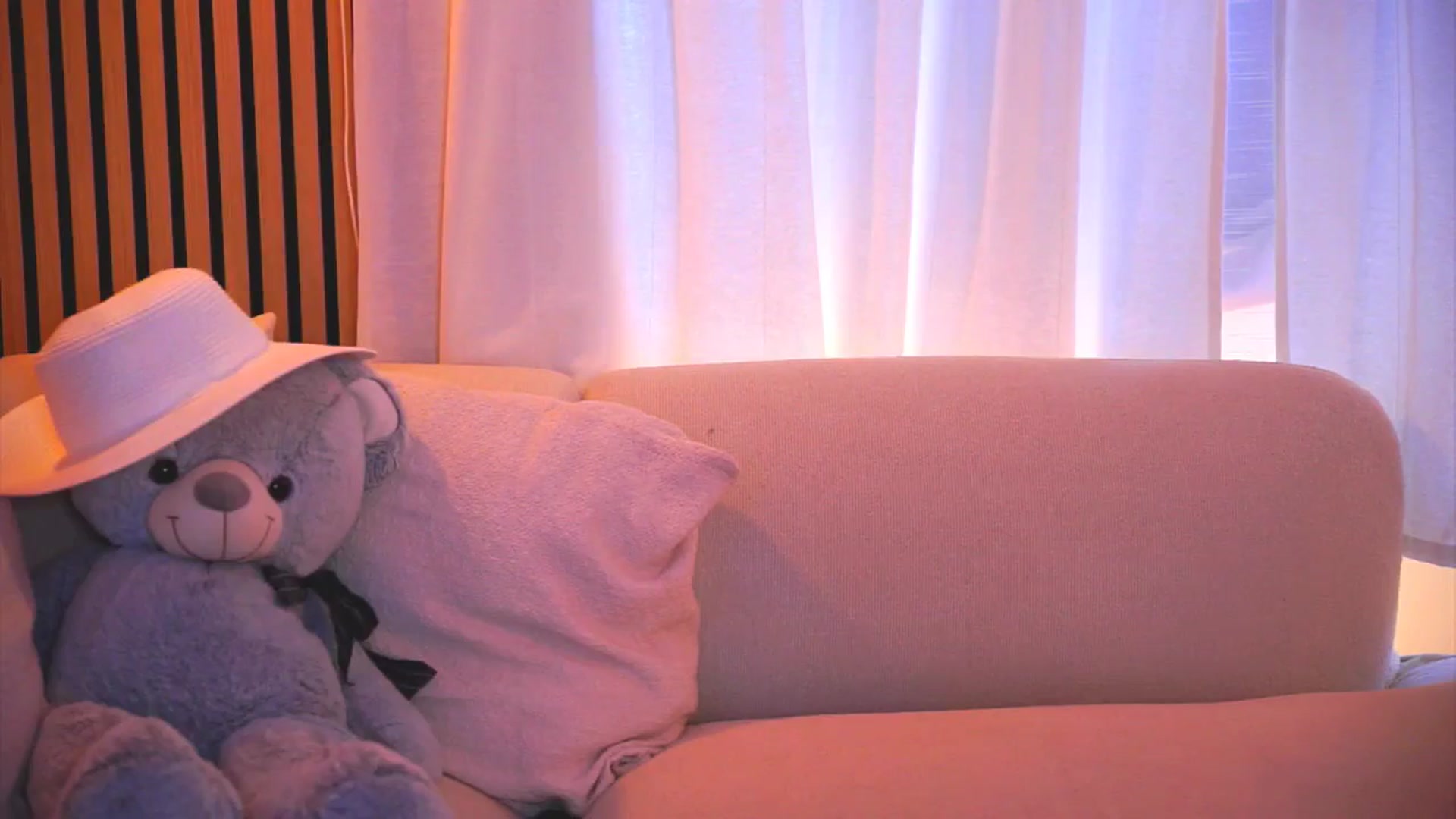 Gallery image thumbnail from Naomii18's myfreecams stream on, 03/26/2025, 14:31 image 10 of 20