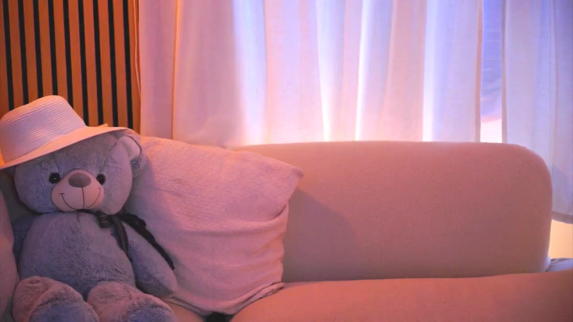 Gallery image thumbnail from Naomii18's myfreecams stream on, 03/26/2025, 14:31 image 9 of 20