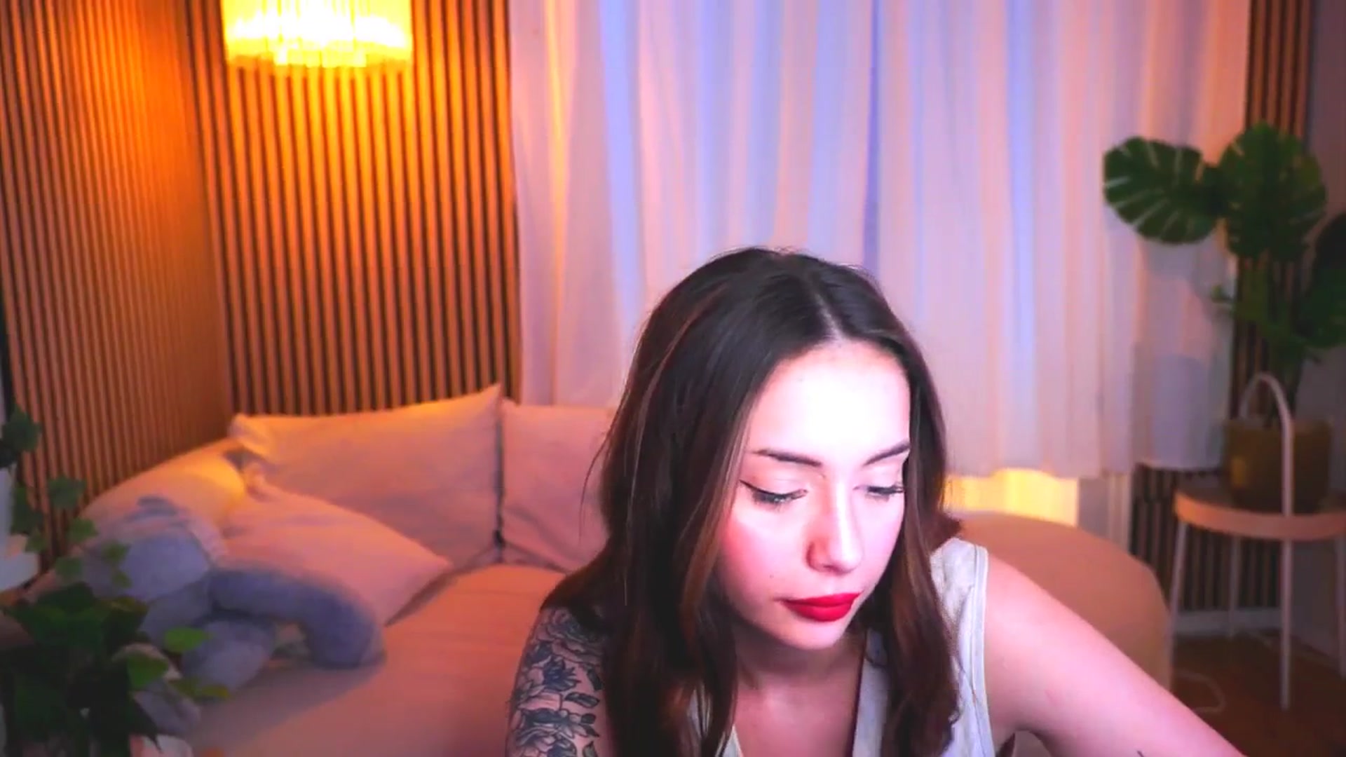 Gallery image thumbnail from Naomii18's myfreecams stream on, 03/26/2025, 16:01 image 11 of 20