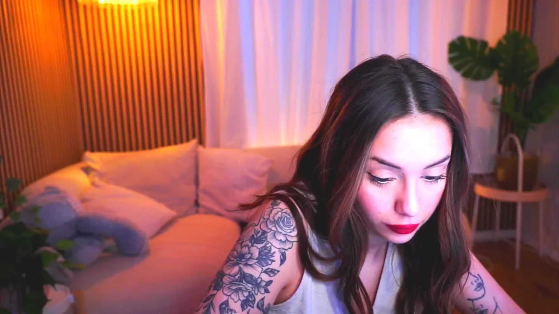Gallery image thumbnail from Naomii18's myfreecams stream on, 03/26/2025, 16:01 image 19 of 20