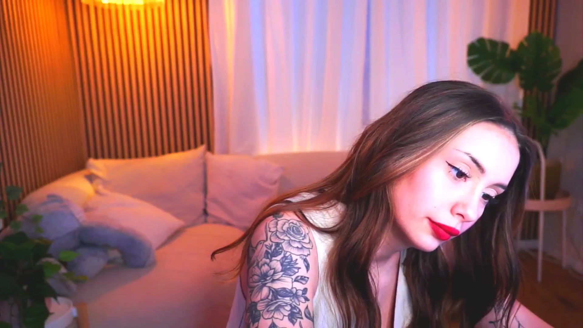 Gallery image thumbnail from Naomii18's myfreecams stream on, 03/26/2025, 16:01 image 17 of 20