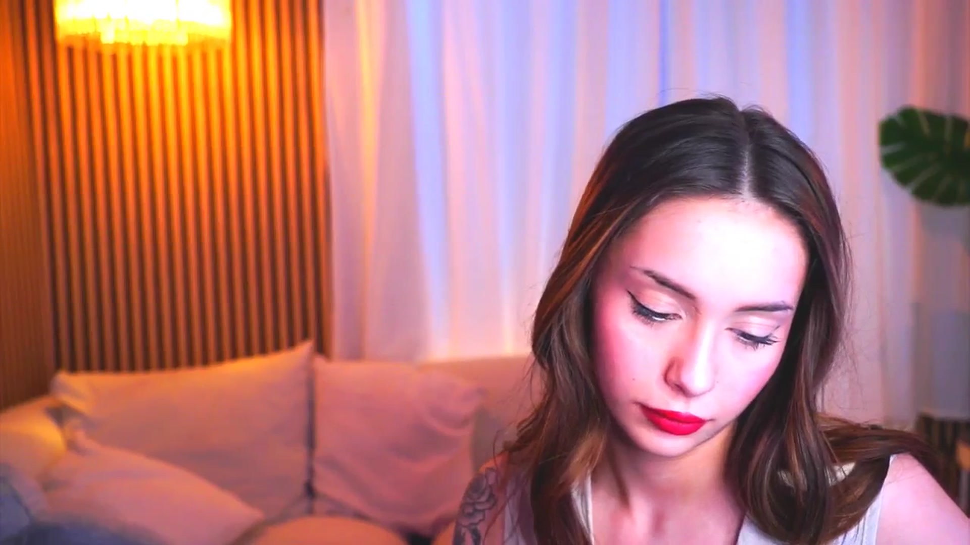 Gallery image thumbnail from Naomii18's myfreecams stream on, 03/26/2025, 16:01 image 2 of 20