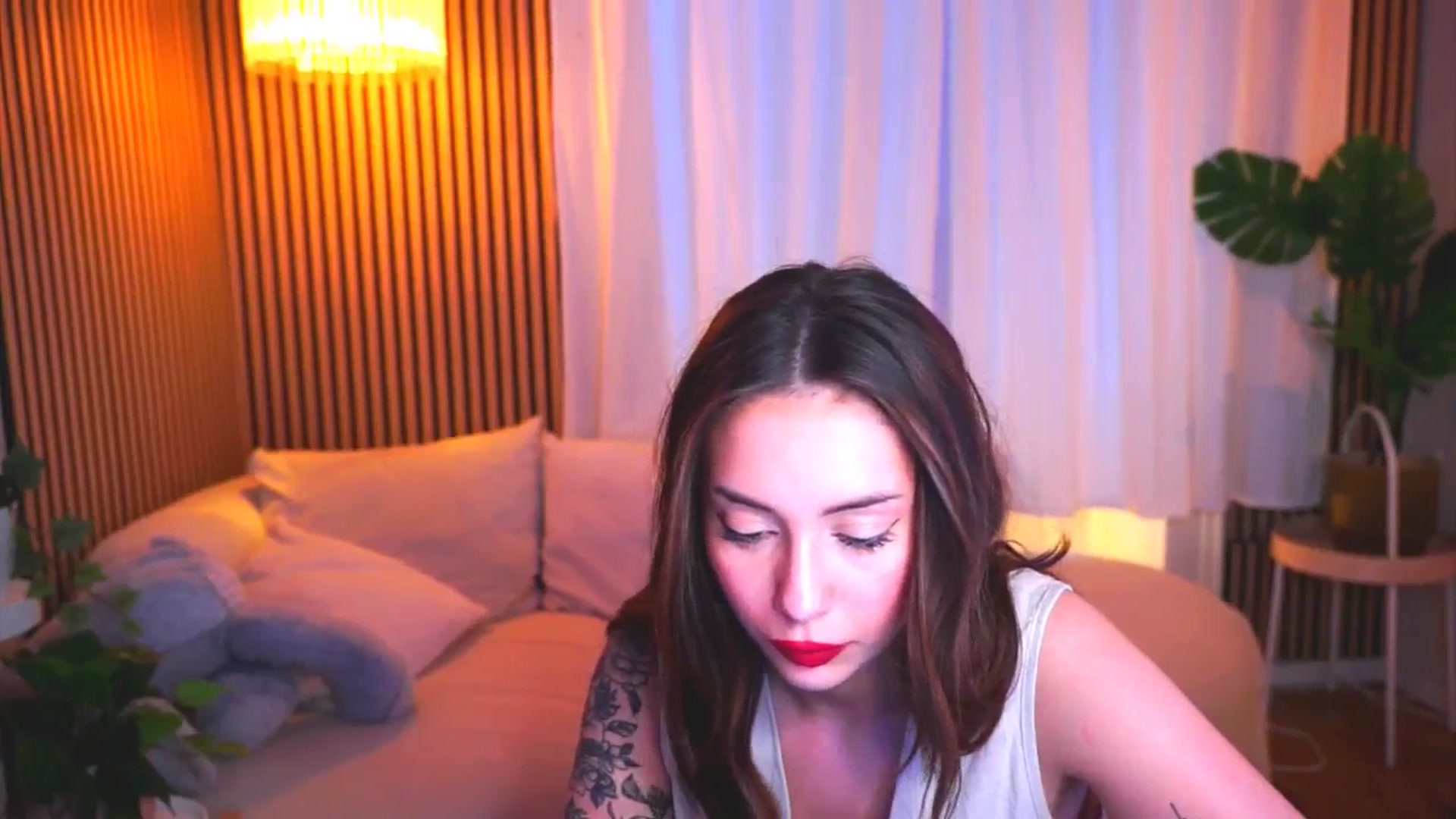Gallery image thumbnail from Naomii18's myfreecams stream on, 03/26/2025, 16:01 image 9 of 20