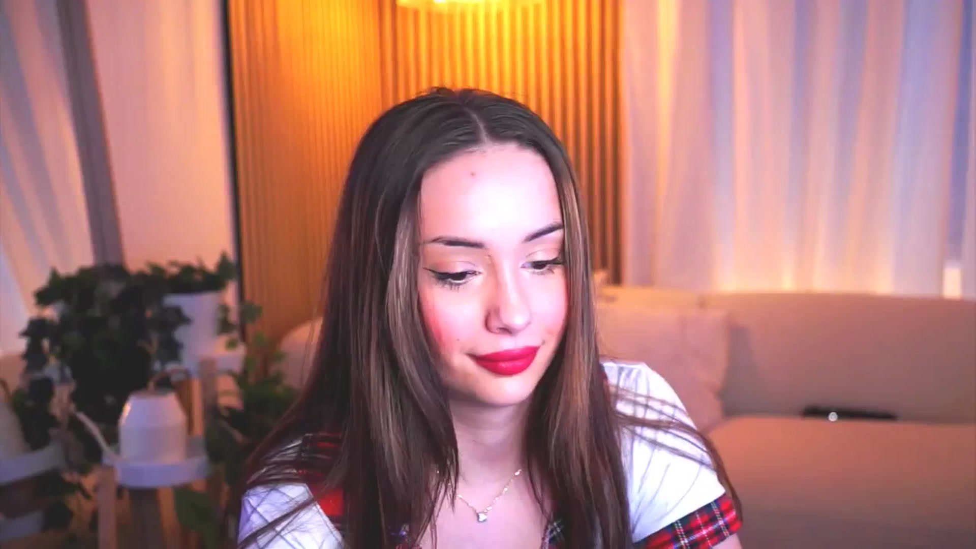 Gallery image thumbnail from Naomii18's myfreecams stream on, 03/31/2025, 13:22 image 19 of 20