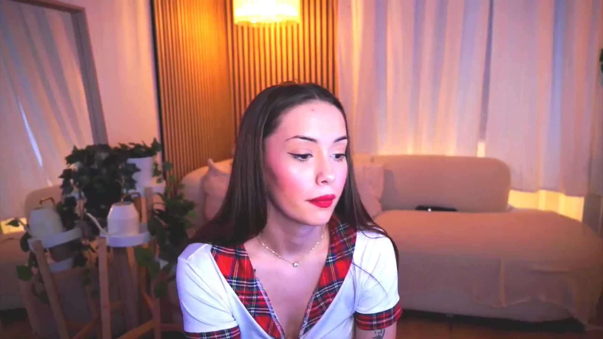 Gallery image thumbnail from Naomii18's myfreecams stream on, 03/31/2025, 13:22 image 12 of 20