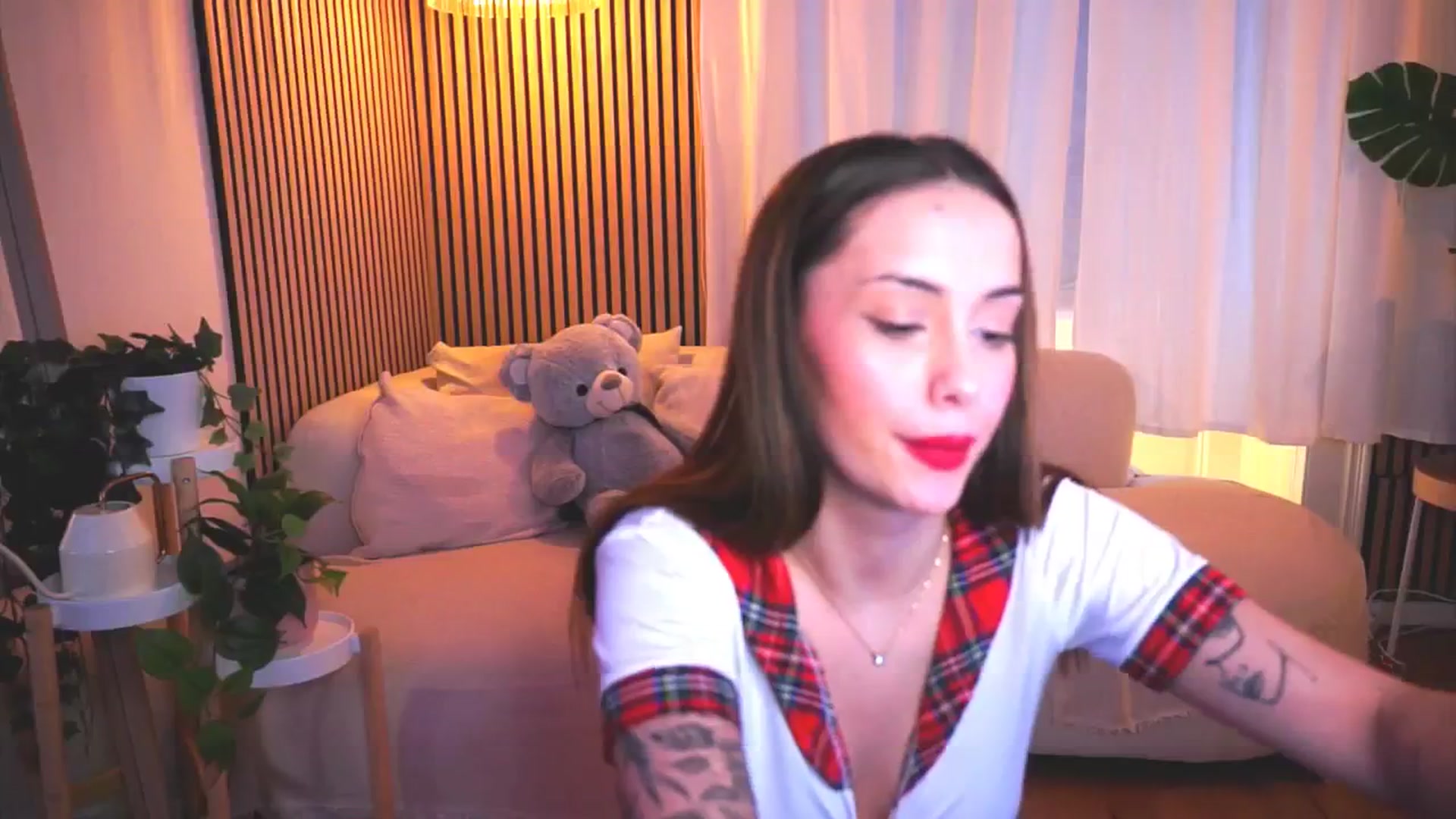 Gallery image thumbnail from Naomii18's myfreecams stream on, 03/31/2025, 15:01 image 2 of 20