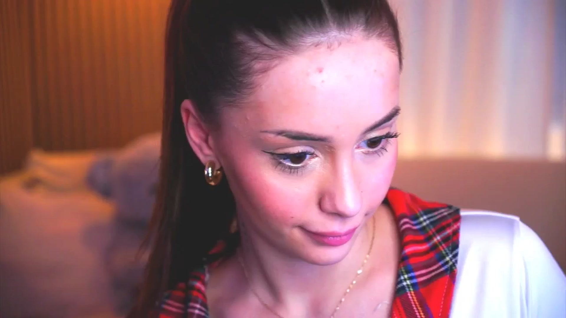 Gallery image thumbnail from Naomii18's myfreecams stream on, 03/31/2025, 15:01 image 8 of 20