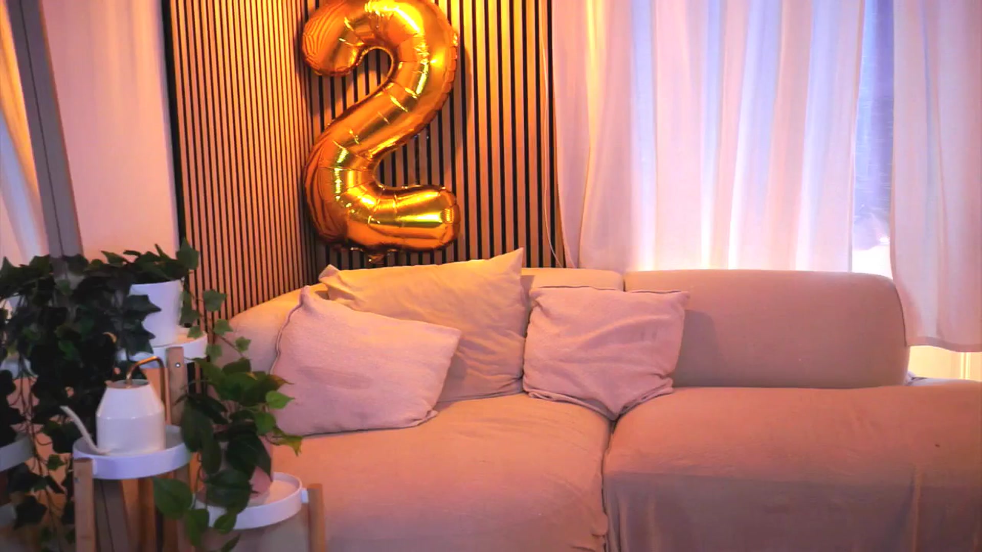 Gallery image thumbnail from Naomii18's myfreecams stream on, 04/02/2025, 14:29 image 16 of 20