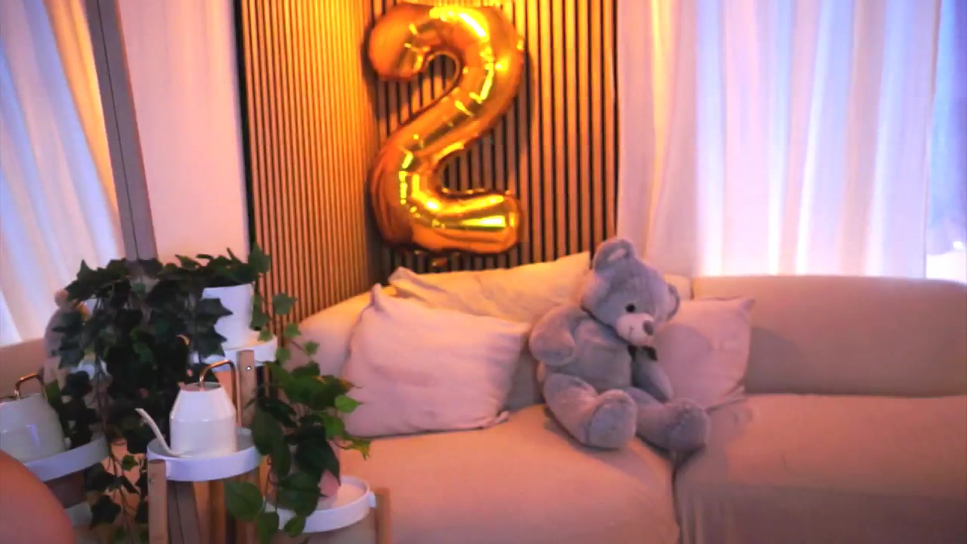 Gallery image thumbnail from Naomii18's myfreecams stream on, 04/02/2025, 14:29 image 12 of 20