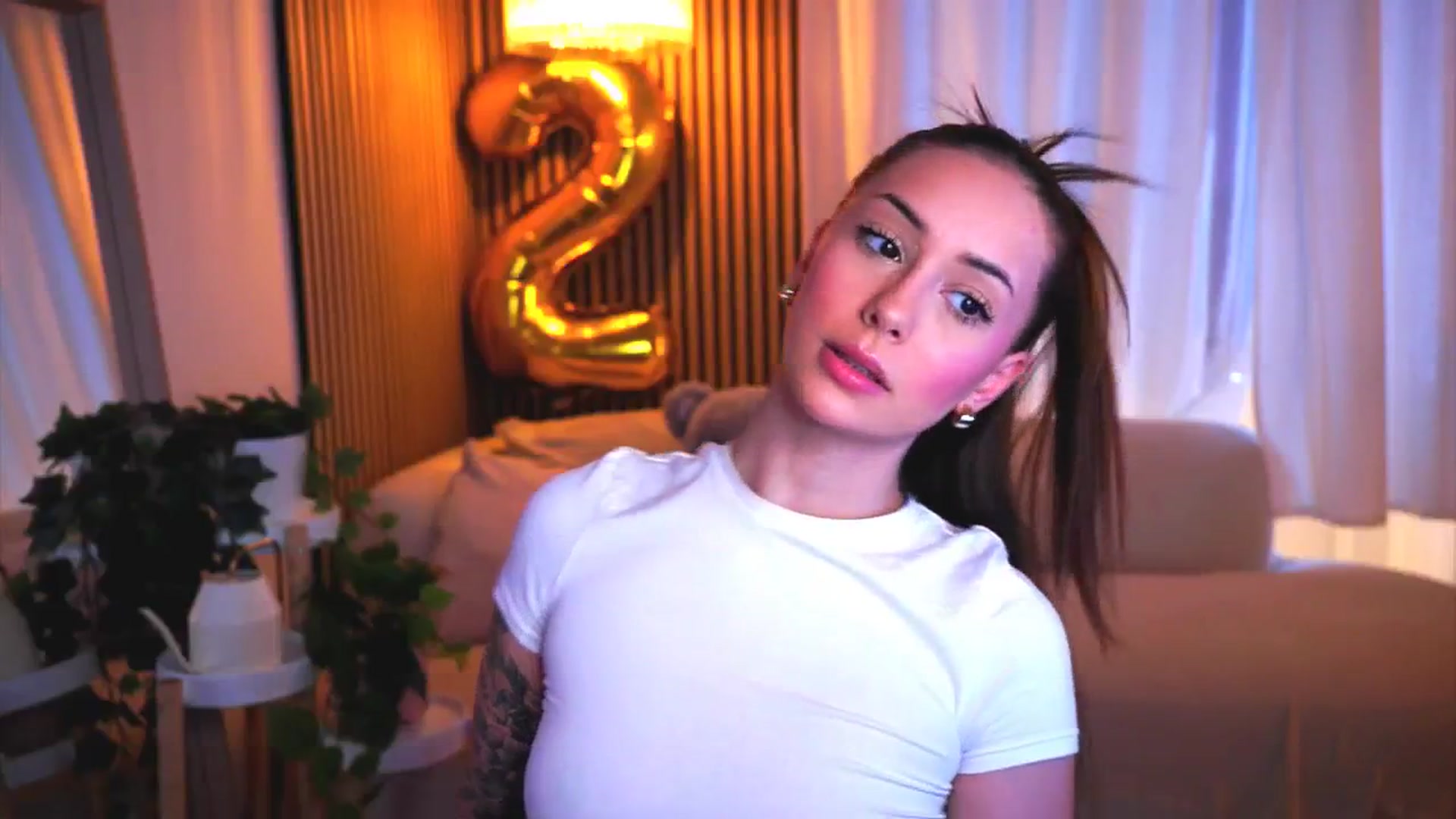 Gallery image thumbnail from Naomii18's myfreecams stream on, 04/02/2025, 14:29 image 7 of 20