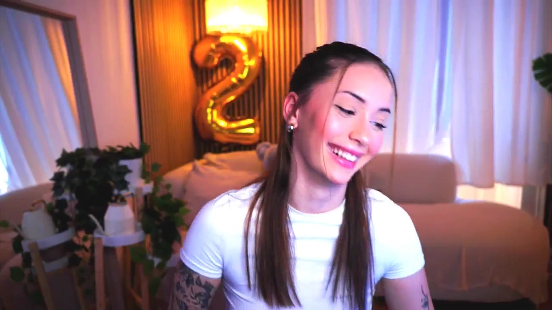 Gallery image thumbnail from Naomii18's myfreecams stream on, 04/02/2025, 14:29 image 9 of 20