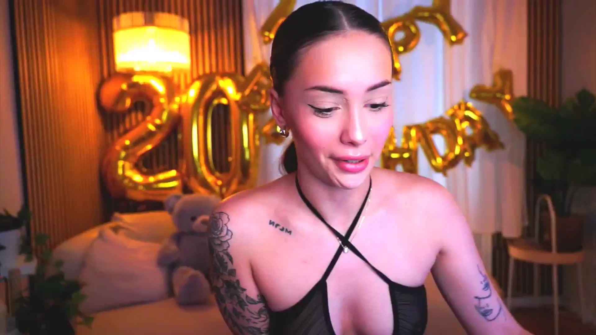 Gallery image thumbnail from Naomii18's myfreecams stream on, 04/03/2025, 13:45 image 6 of 20