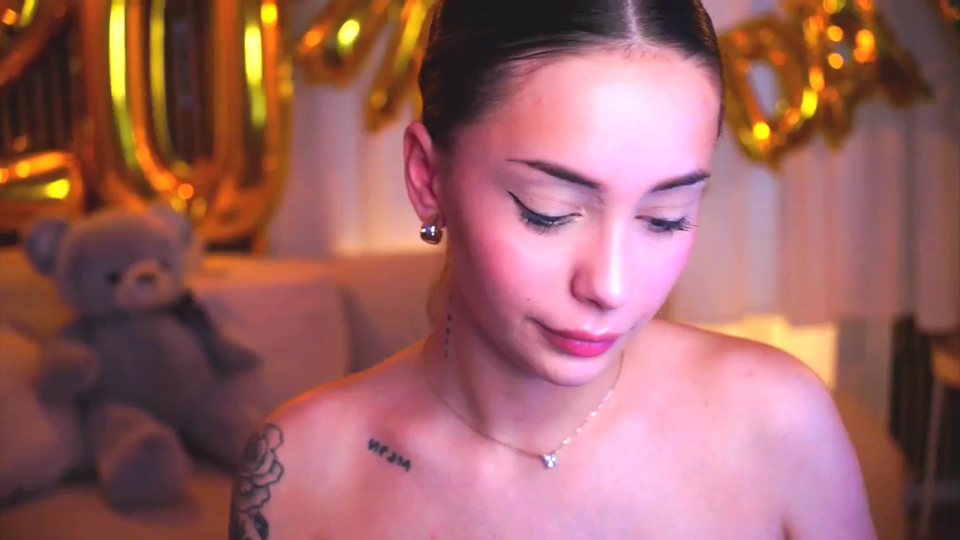 Gallery image thumbnail from Naomii18's myfreecams stream on, 04/03/2025, 16:50 image 8 of 20