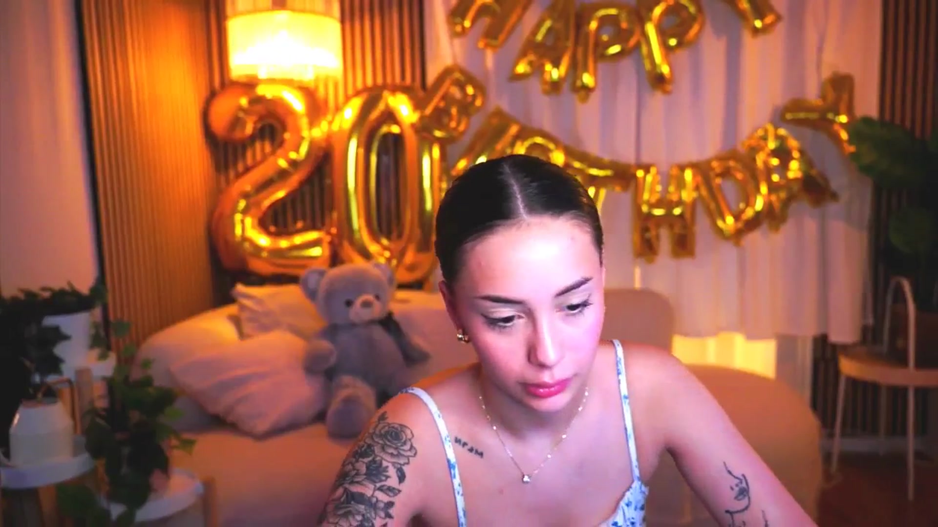 Gallery image thumbnail from Naomii18's myfreecams stream on, 04/03/2025, 17:38 image 3 of 20