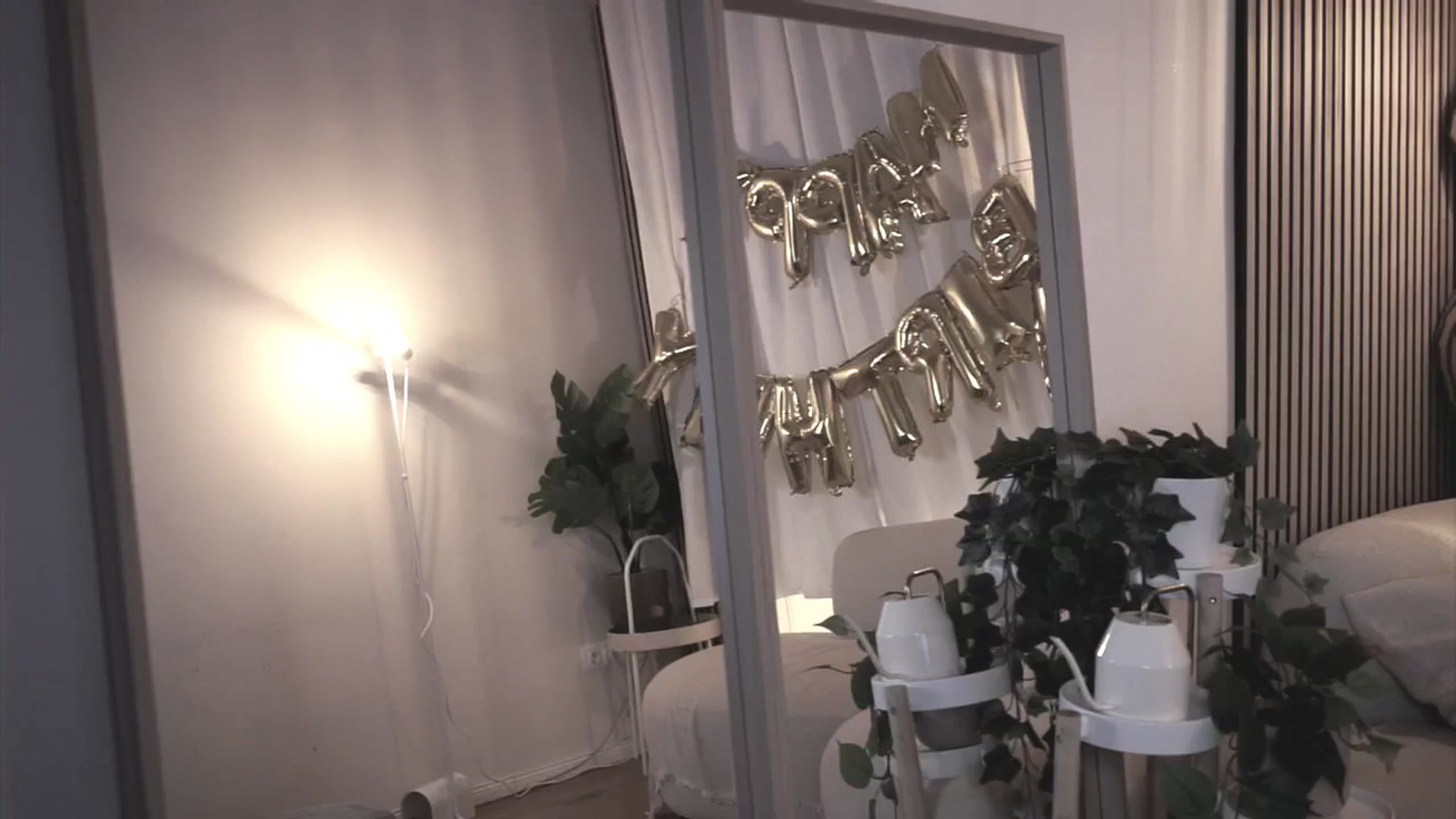 Gallery image thumbnail from Naomii18's myfreecams stream on, 04/03/2025, 17:38 image 5 of 20