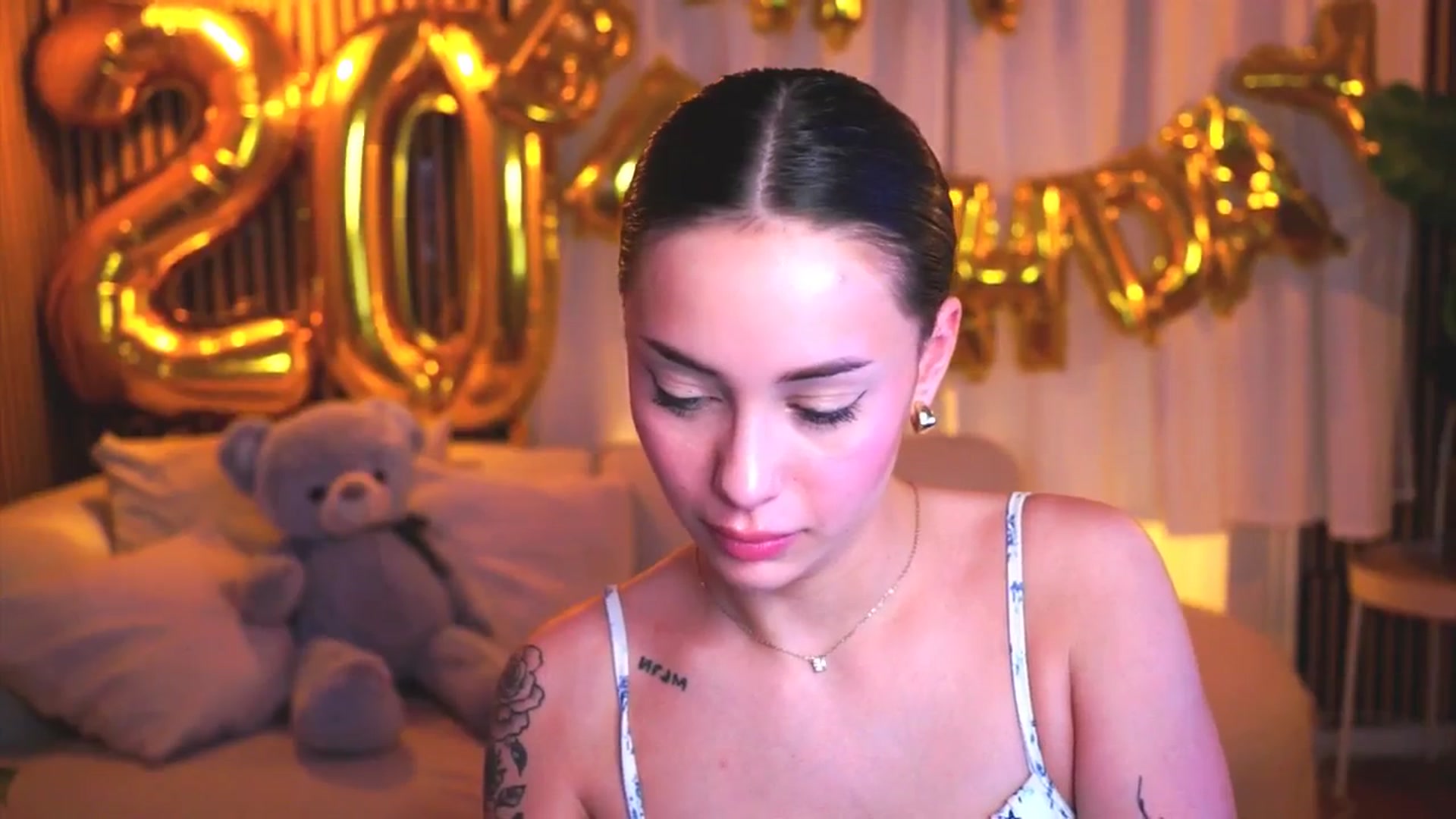 Gallery image thumbnail from Naomii18's myfreecams stream on, 04/03/2025, 17:38 image 18 of 20