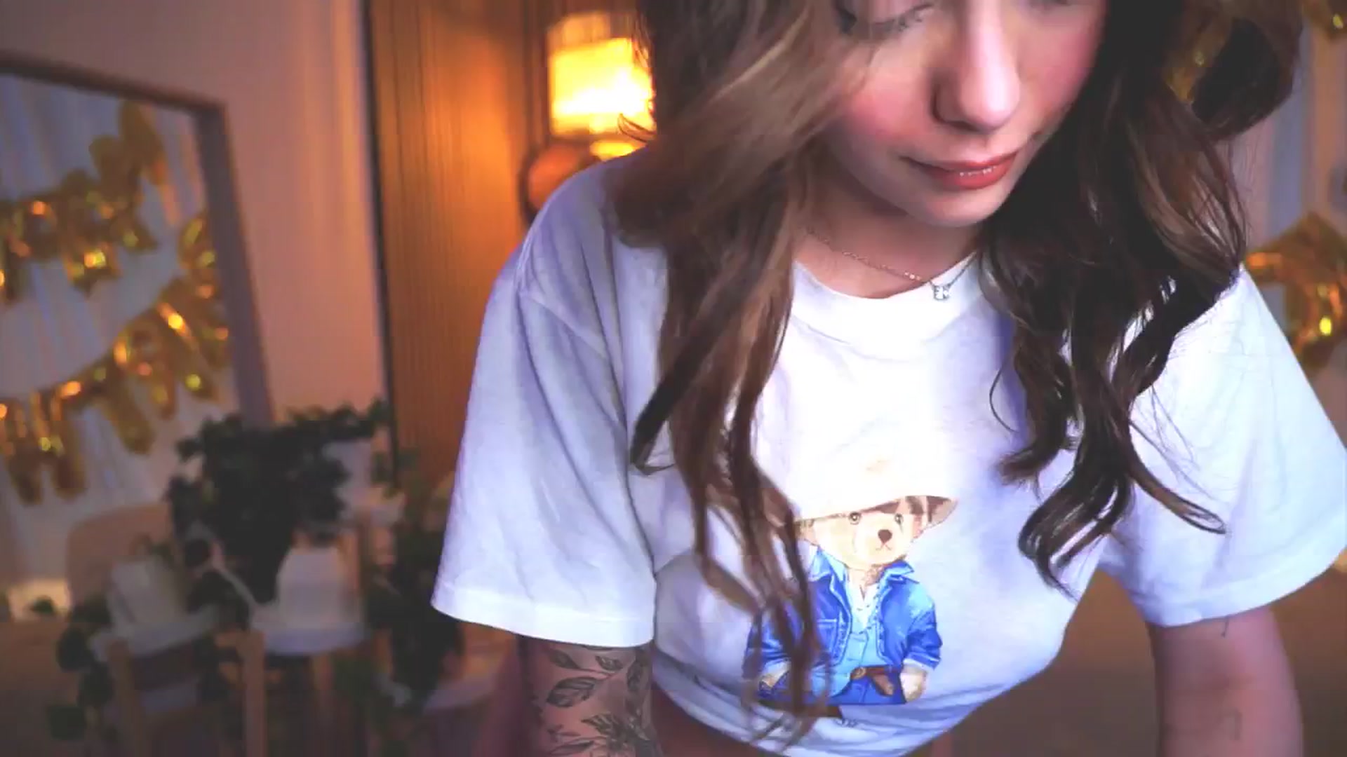 Gallery image thumbnail from Naomii18's myfreecams stream on, 04/04/2025, 12:29 image 4 of 20