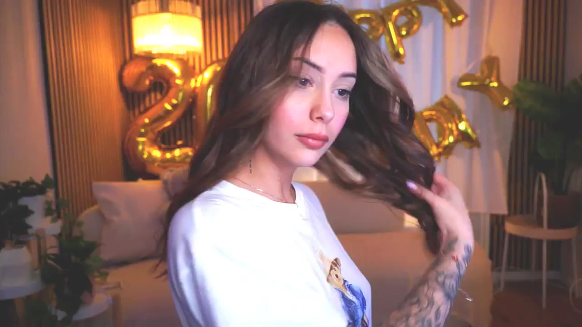 Gallery image thumbnail from Naomii18's myfreecams stream on, 04/04/2025, 12:29 image 5 of 20