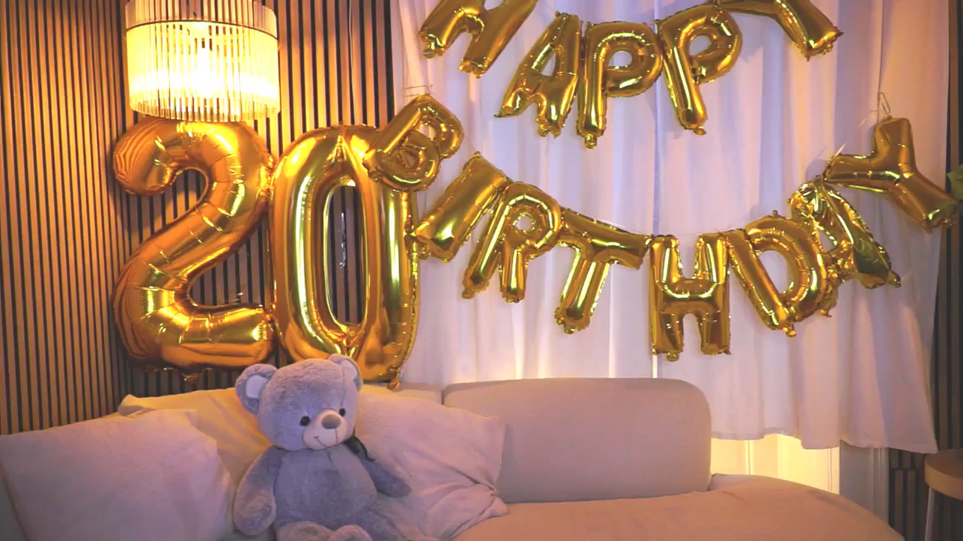 Gallery image thumbnail from Naomii18's myfreecams stream on, 04/04/2025, 15:06 image 8 of 20