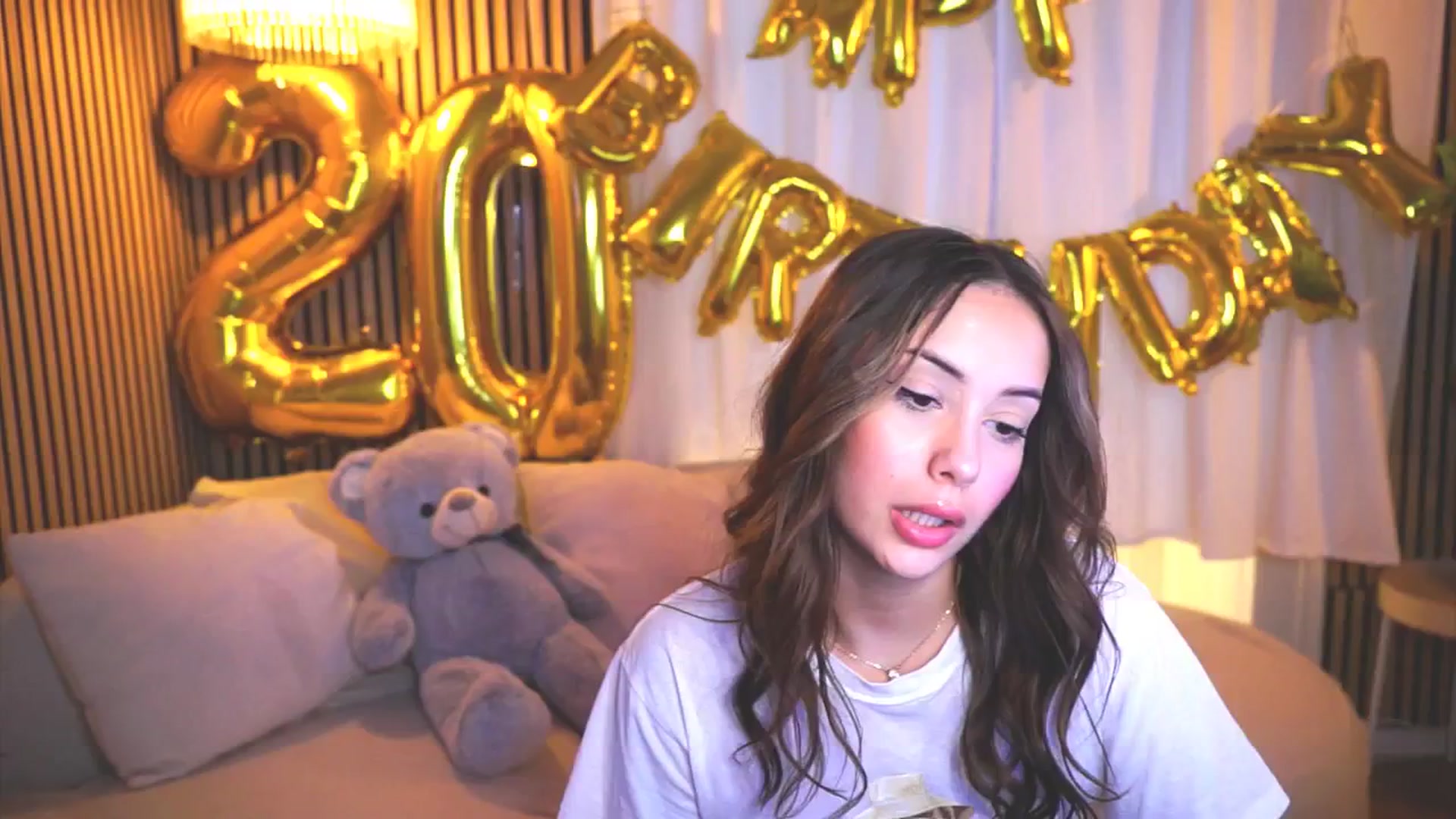 Gallery image thumbnail from Naomii18's myfreecams stream on, 04/04/2025, 15:06 image 3 of 20