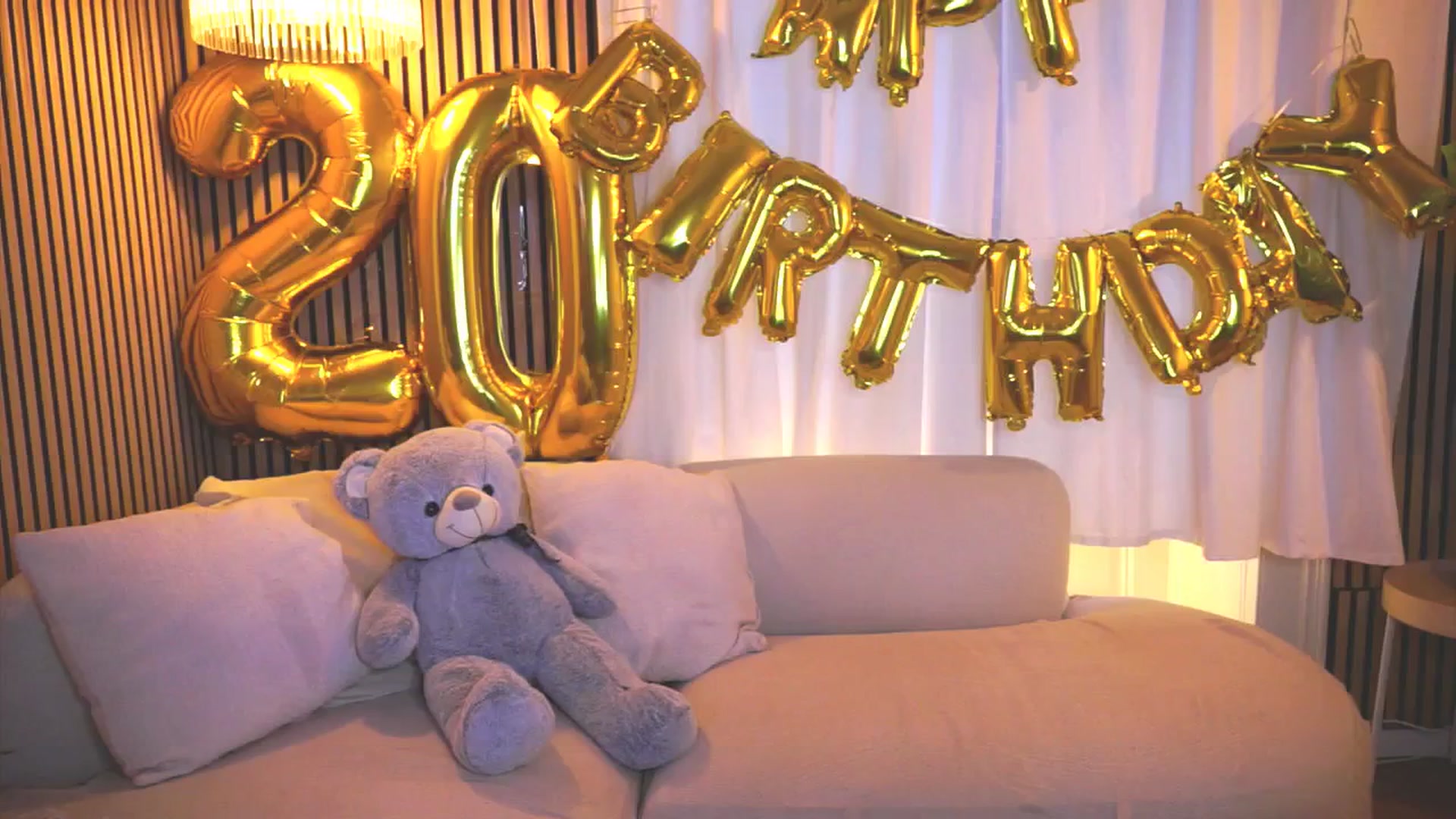 Gallery image thumbnail from Naomii18's myfreecams stream on, 04/04/2025, 15:06 image 1 of 20