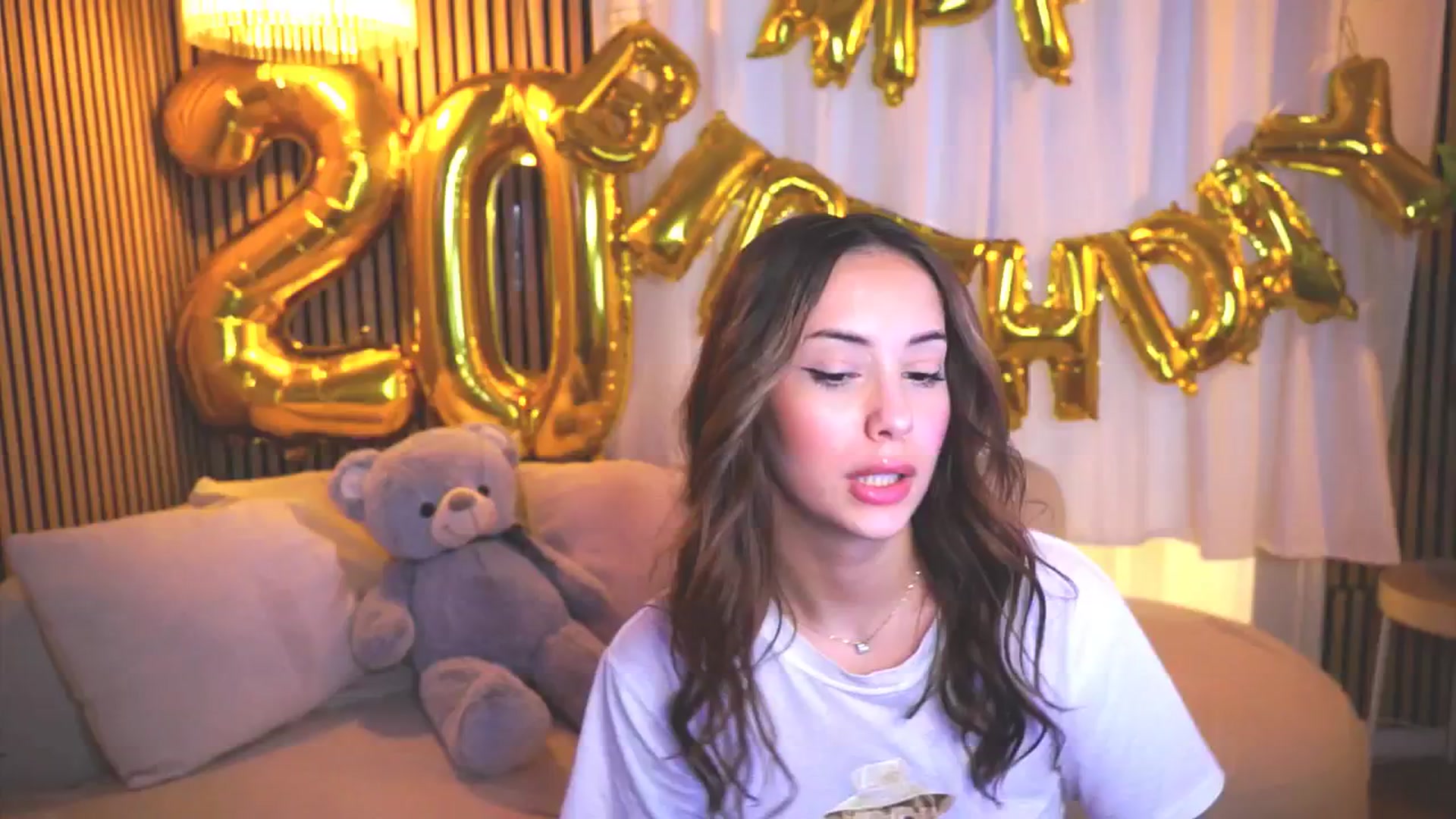 Gallery image thumbnail from Naomii18's myfreecams stream on, 04/04/2025, 15:06 image 2 of 20