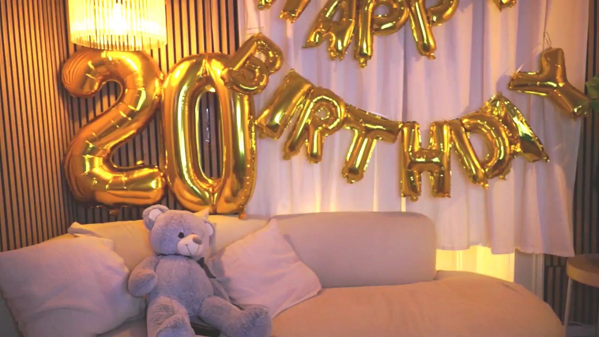 Gallery image thumbnail from Naomii18's myfreecams stream on, 04/04/2025, 17:32 image 7 of 20