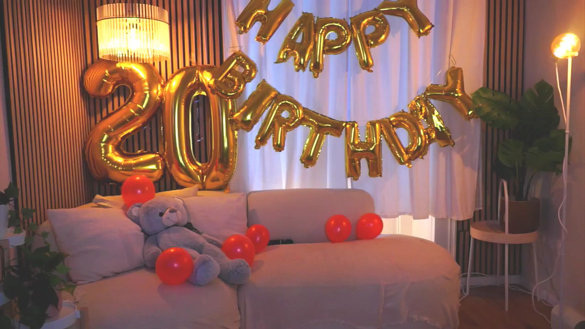 Gallery image thumbnail from Naomii18's myfreecams stream on, 04/05/2025, 14:09 image 17 of 20