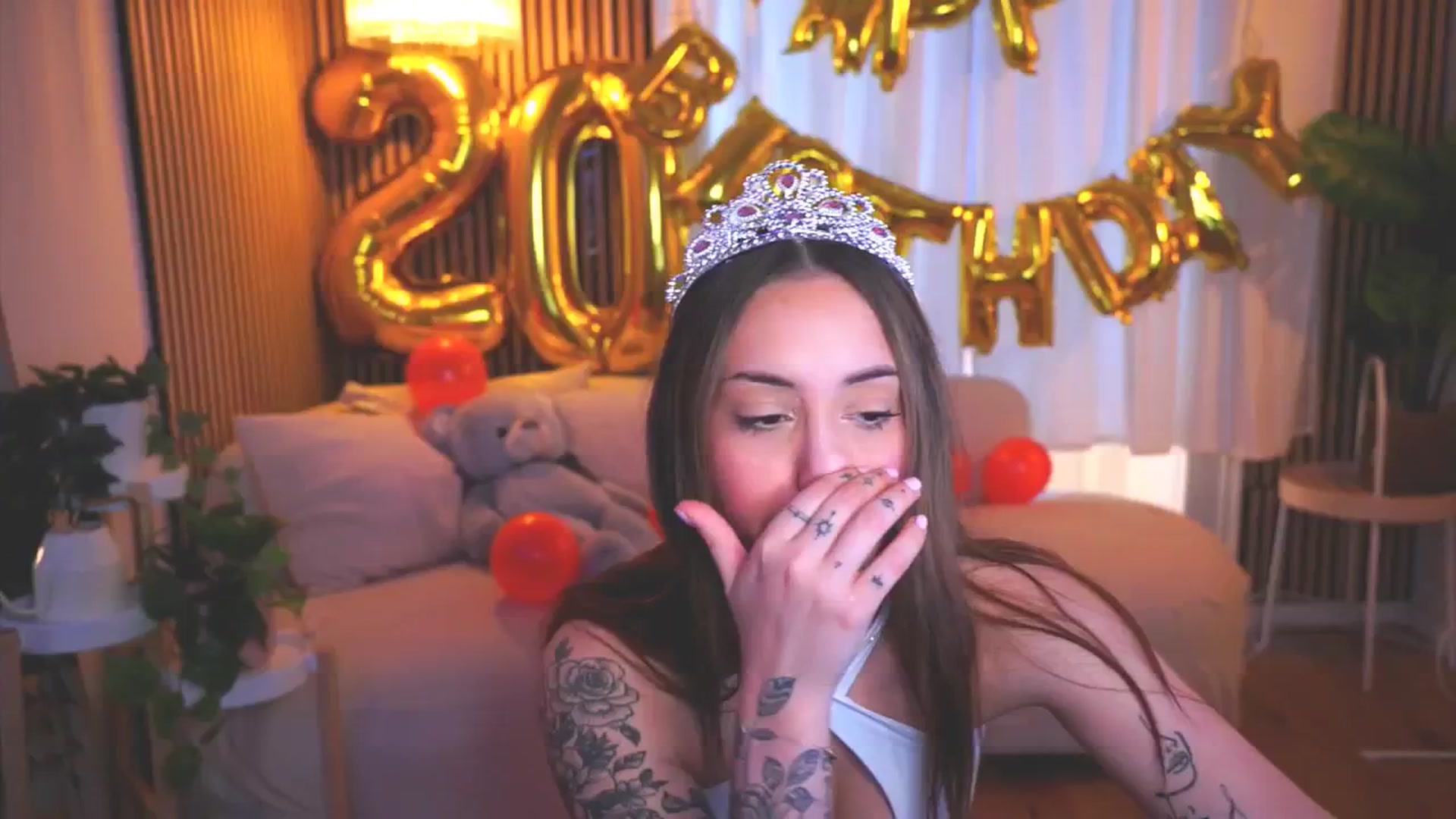 Gallery image thumbnail from Naomii18's myfreecams stream on, 04/05/2025, 14:09 image 14 of 20
