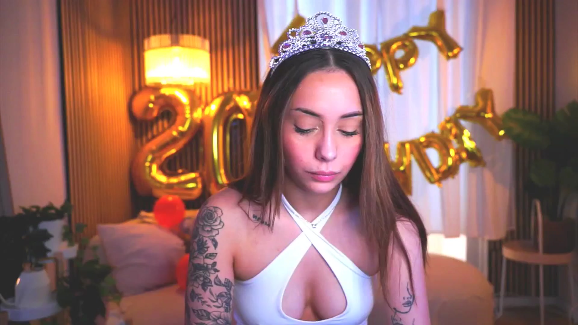 Gallery image thumbnail from Naomii18's myfreecams stream on, 04/05/2025, 14:09 image 12 of 20
