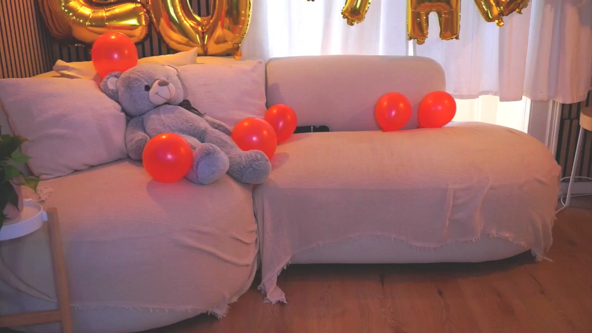 Gallery image thumbnail from Naomii18's myfreecams stream on, 04/05/2025, 14:09 image 18 of 20