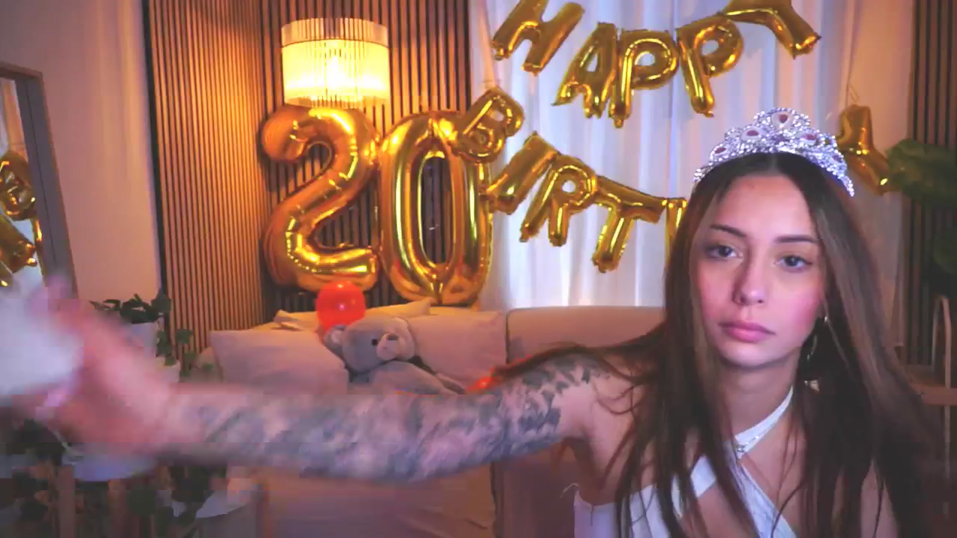 Gallery image thumbnail from Naomii18's myfreecams stream on, 04/05/2025, 14:09 image 19 of 20