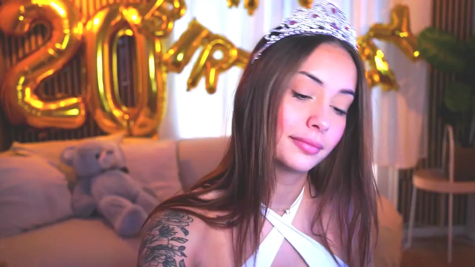 Gallery image thumbnail from Naomii18's myfreecams stream on, 04/05/2025, 14:09 image 4 of 20