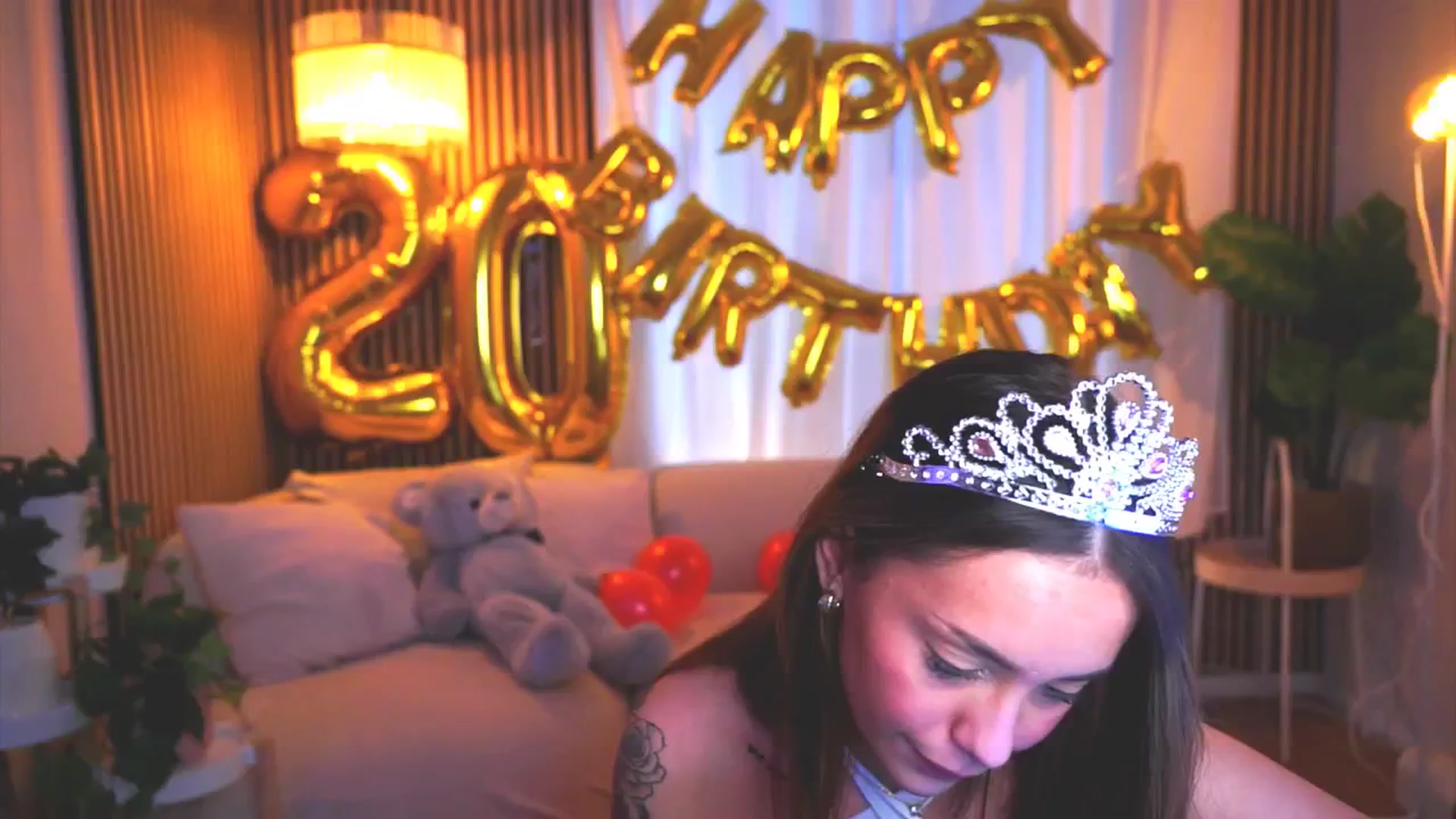 Gallery image thumbnail from Naomii18's myfreecams stream on, 04/05/2025, 14:09 image 8 of 20