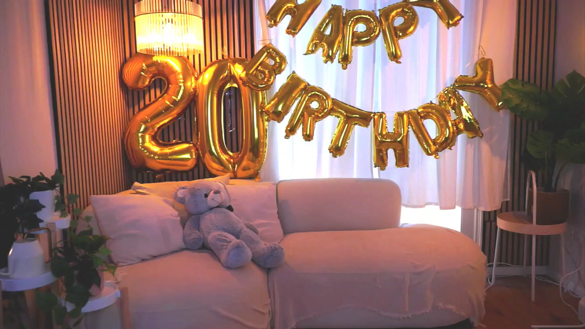 Gallery image thumbnail from Naomii18's myfreecams stream on, 04/05/2025, 14:09 image 5 of 20