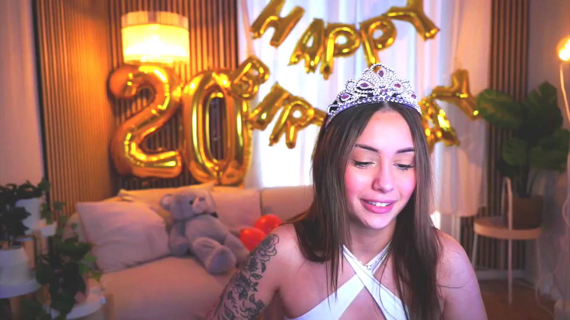 Gallery image thumbnail from Naomii18's myfreecams stream on, 04/05/2025, 14:09 image 6 of 20